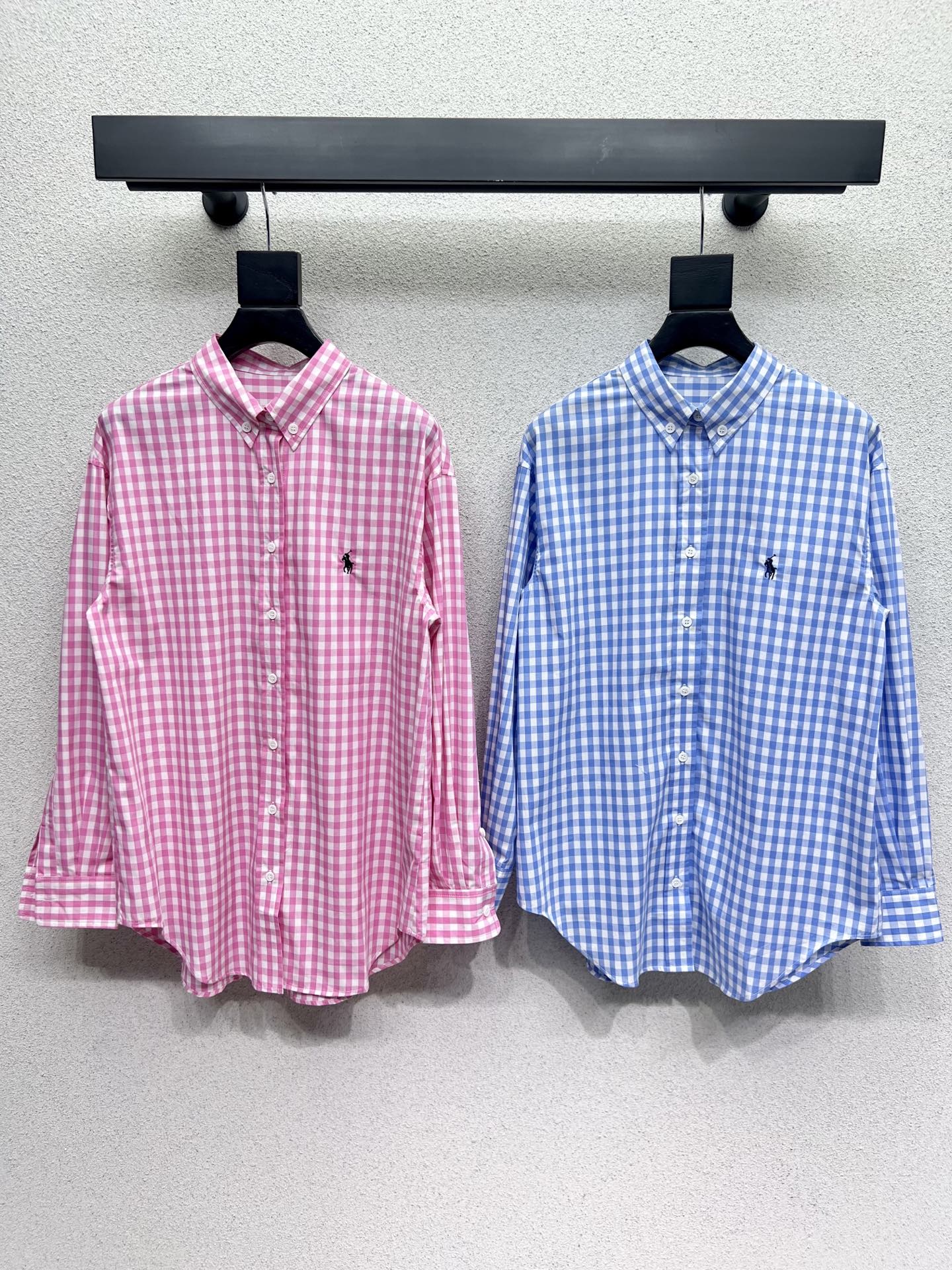 “P456 Women’s Suit with Embroidered Polo Pony Shirt: Classic Style for Fashionable and Leisurely Days” - 图片 1