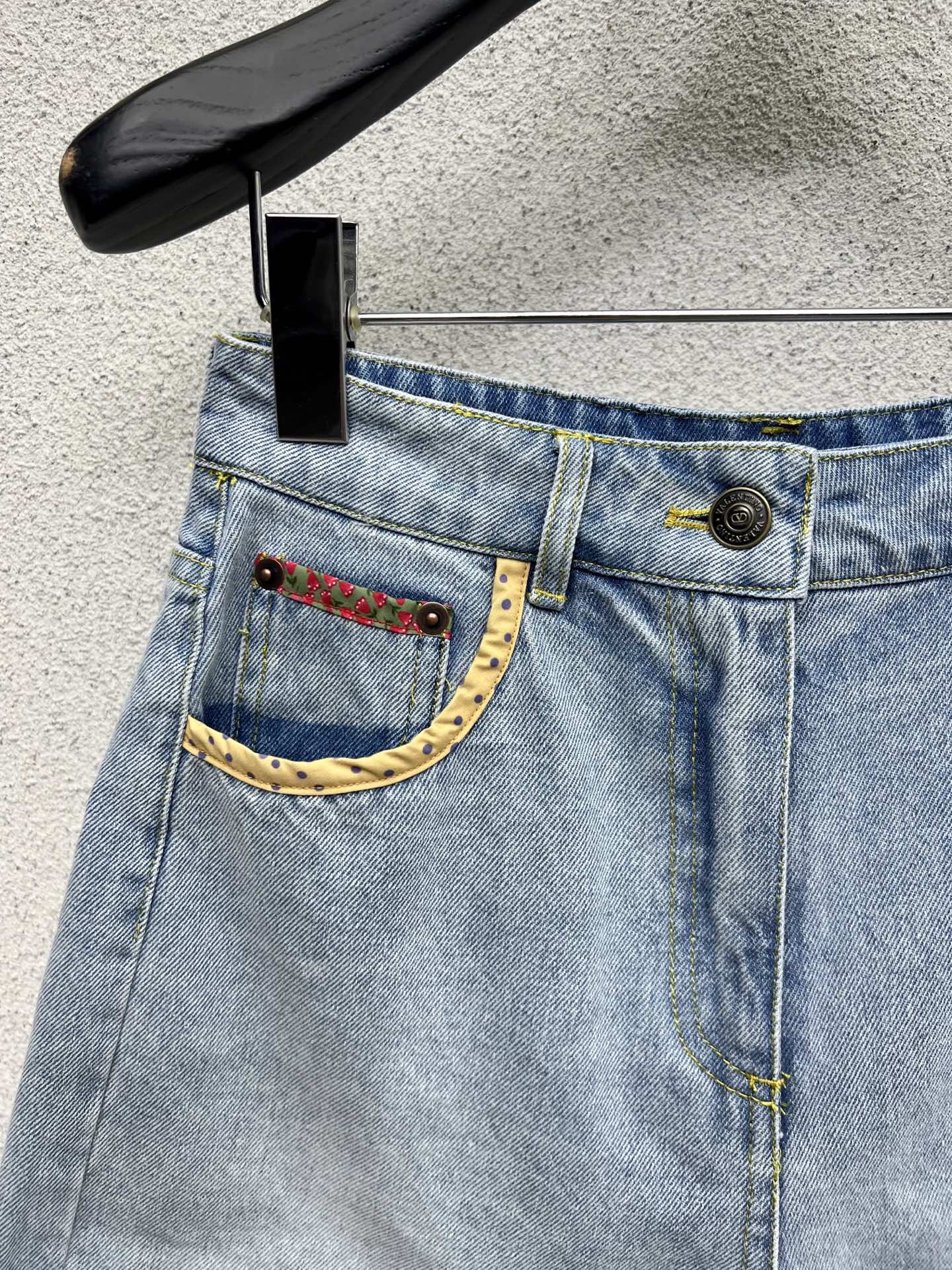 Valentino Heavy Crusade Shorts: High-Quality Cotton Dress with Water Retort and Super-Class Colors - 图片 2