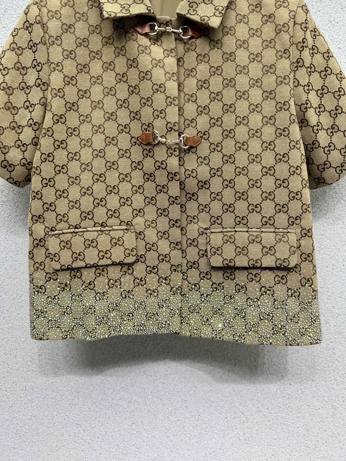 Title: G Family’s High-Quality Handcrafted Clothing Line in P720 Summary: P720 features G family’s high-intensity, fine-quality, top-cut, high-temperatured clothing line - 图片 3