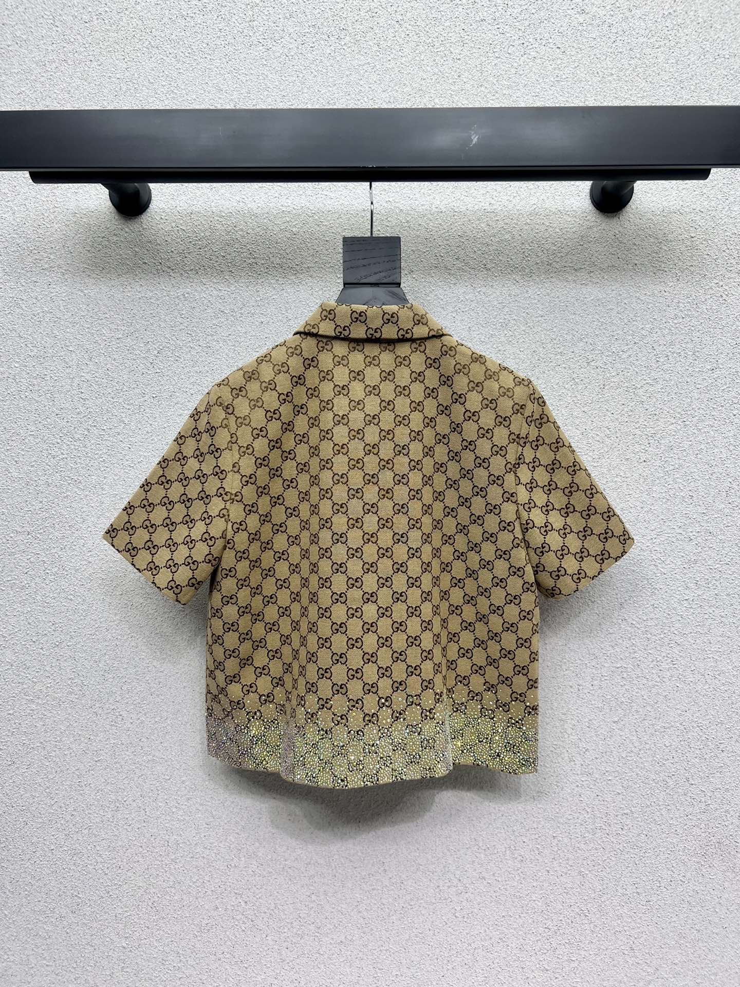 Title: G Family’s High-Quality Handcrafted Clothing Line in P720 Summary: P720 features G family’s high-intensity, fine-quality, top-cut, high-temperatured clothing line - 图片 4