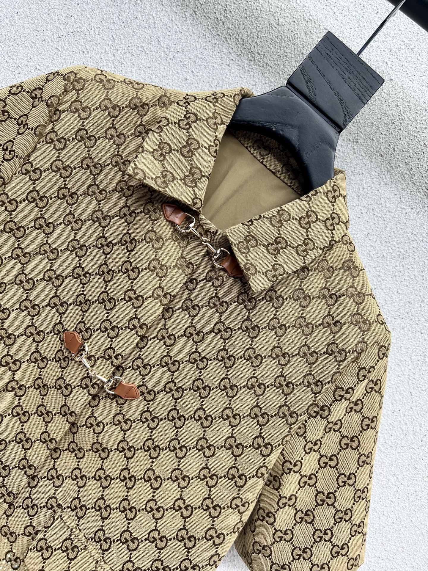 Title: G Family’s High-Quality Handcrafted Clothing Line in P720 Summary: P720 features G family’s high-intensity, fine-quality, top-cut, high-temperatured clothing line - 图片 2