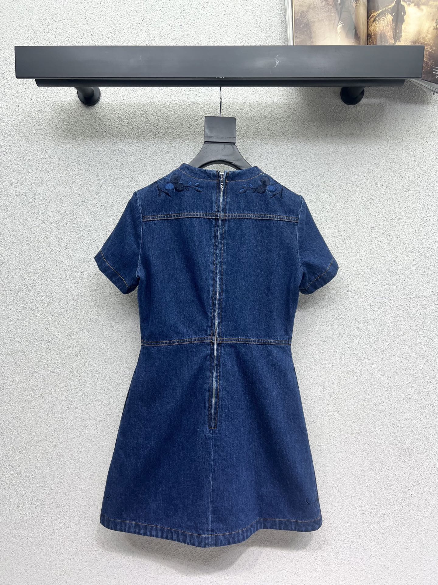 “Stylish Short-Sleeved Cowboy Skirts for Bad-Ass Girls: High-Quality, Detailed Designs for Rich Rewards” - 图片 4