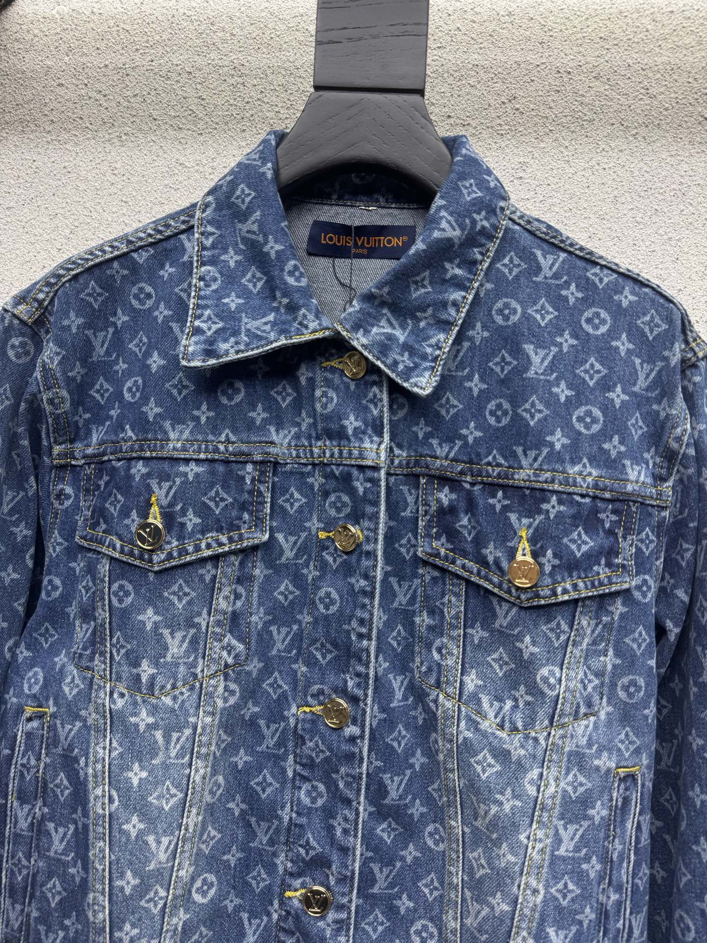 Джинсовая куртка с принтом Louis Vuitton