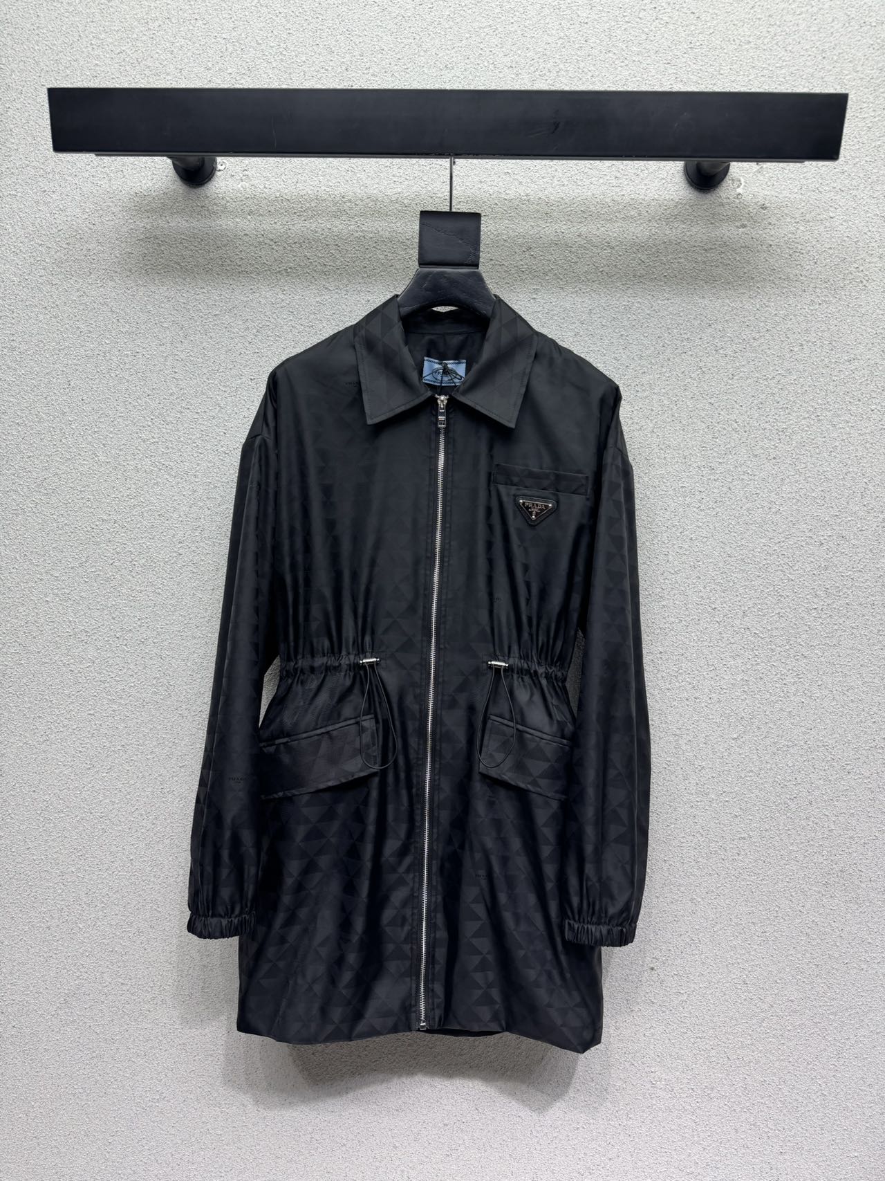 Лёгкая куртка Prada
