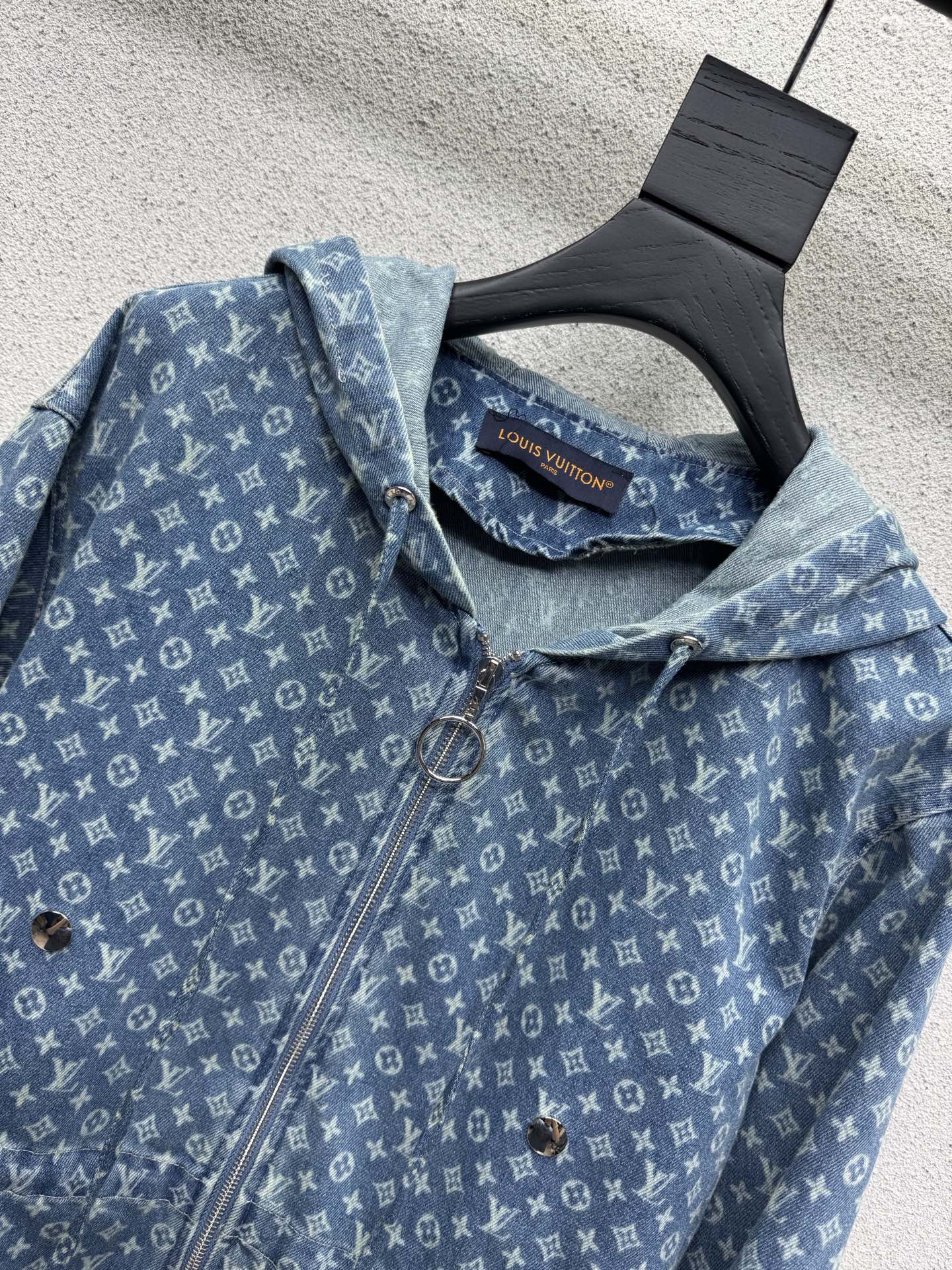 Джинсовая куртка с принтом Louis Vuitton