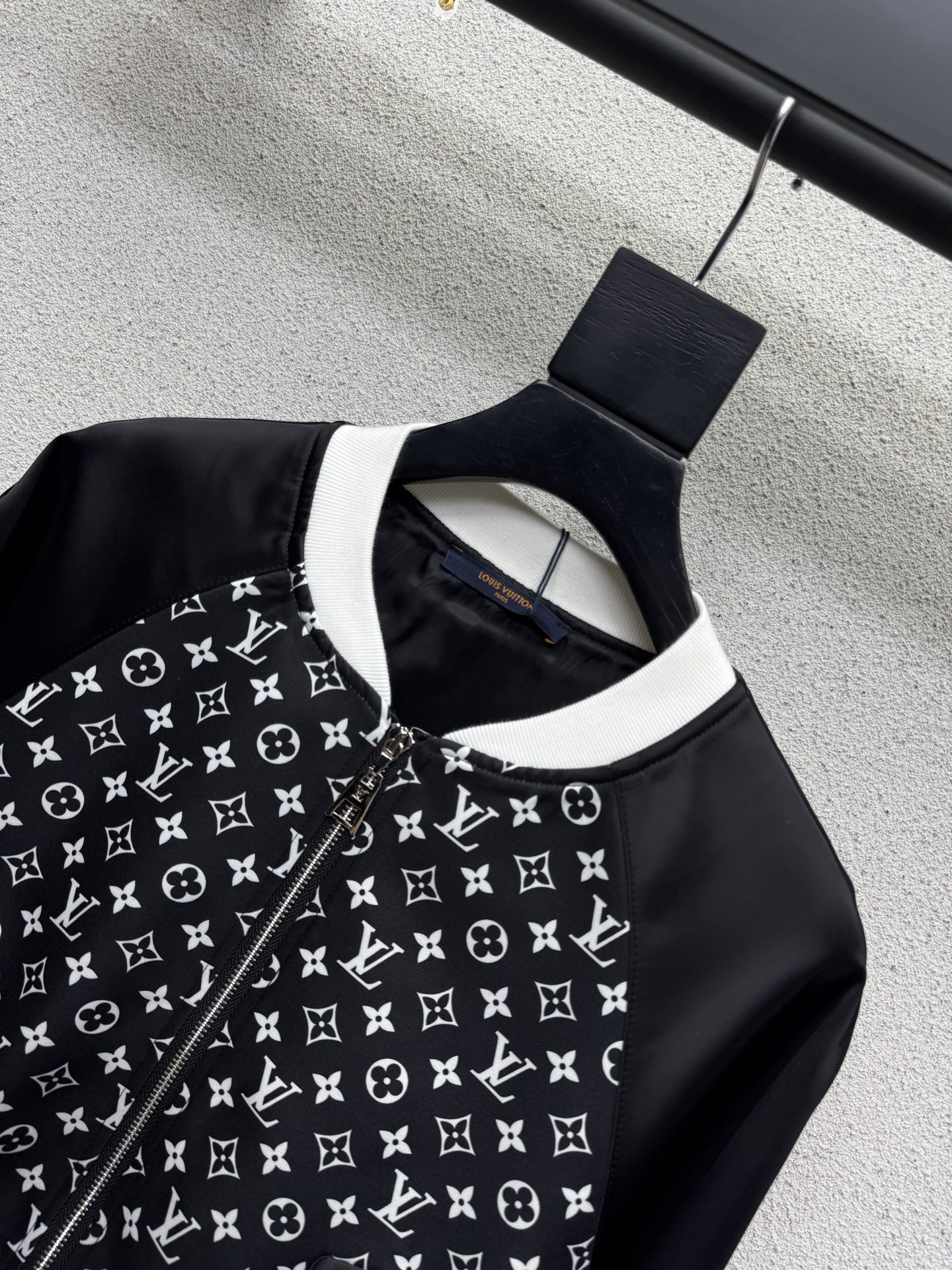 Бомбер с принтом LV Louis Vuitton