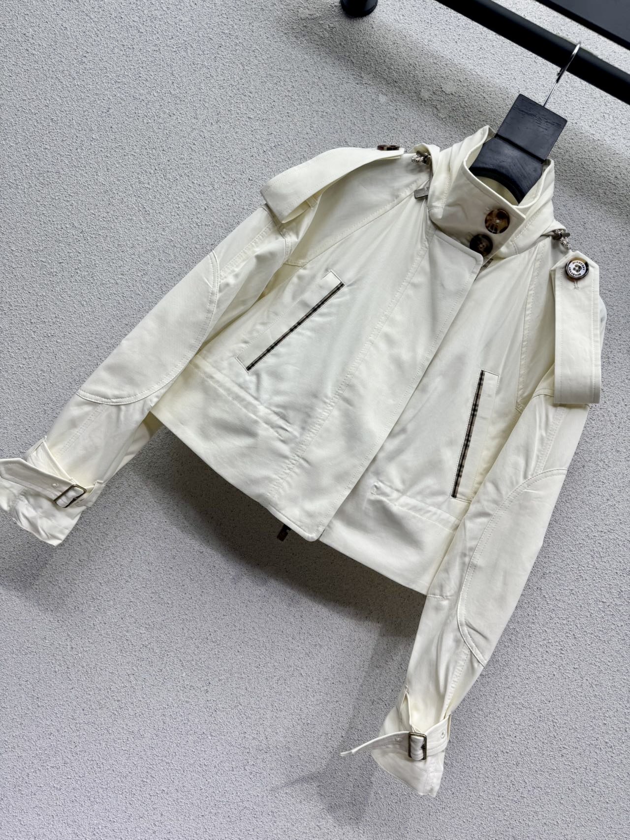 Короткий плащ-тренч Burberry