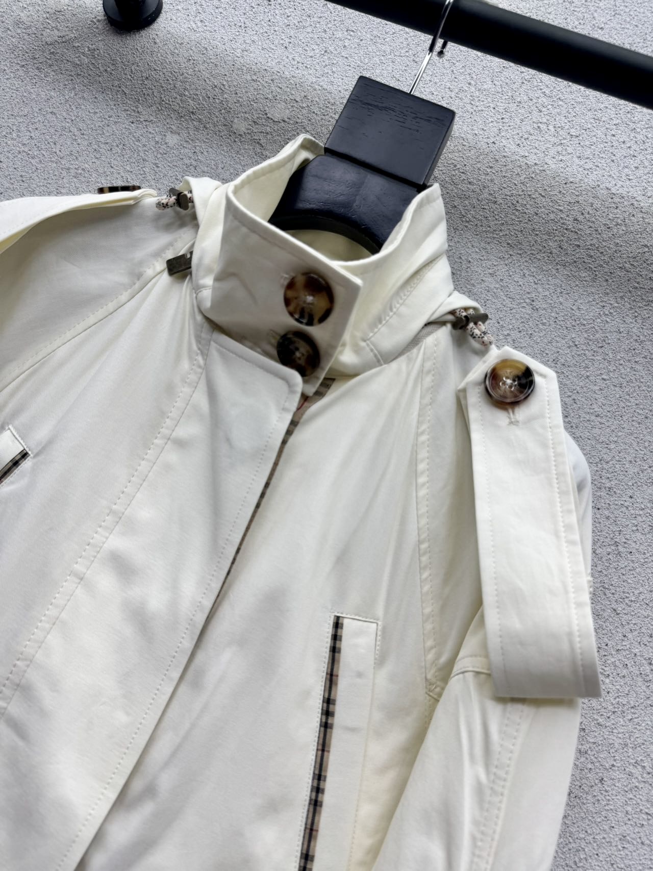 Короткий плащ-тренч Burberry
