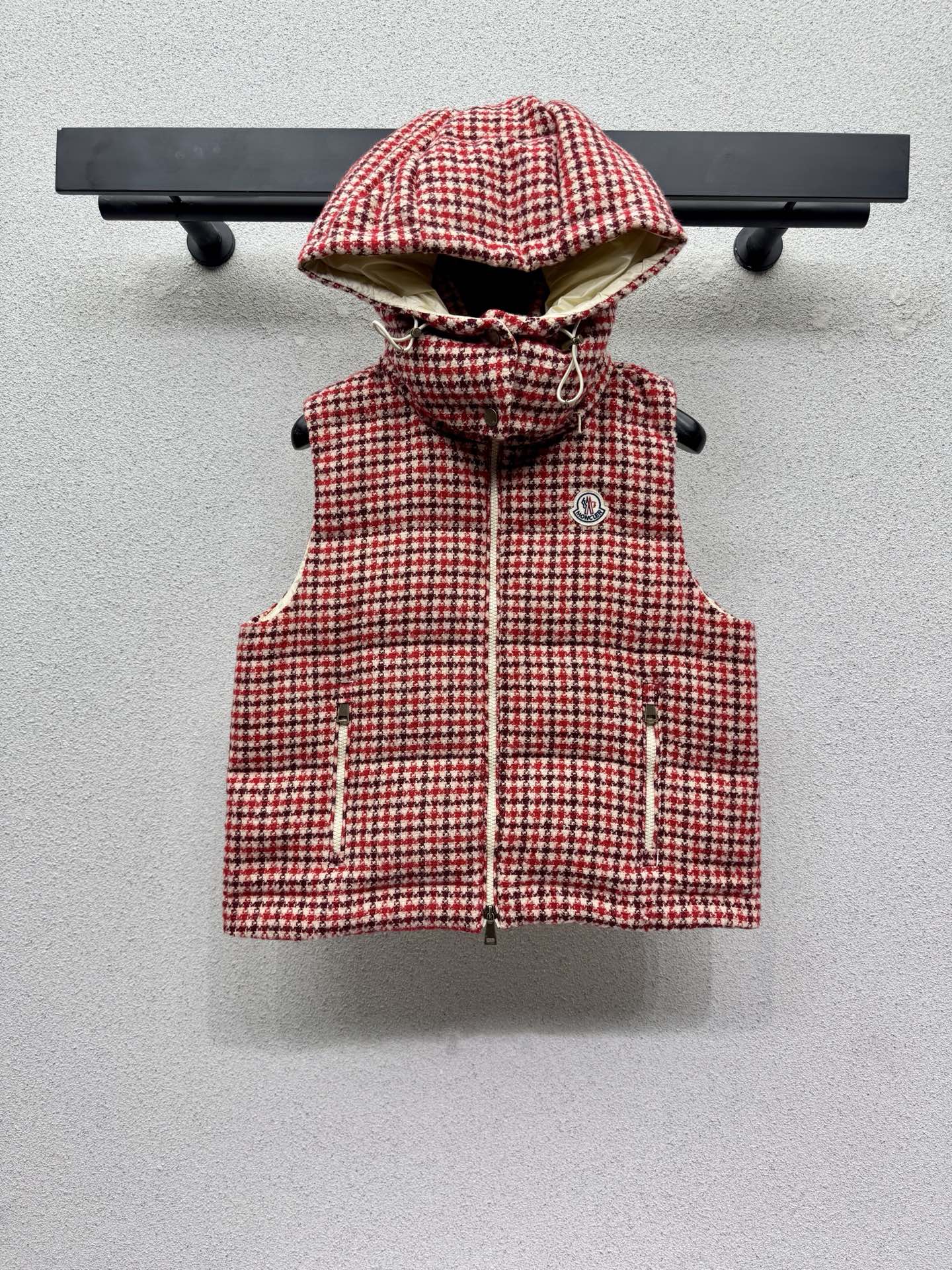 Жилет с капюшоном в клетку Moncler