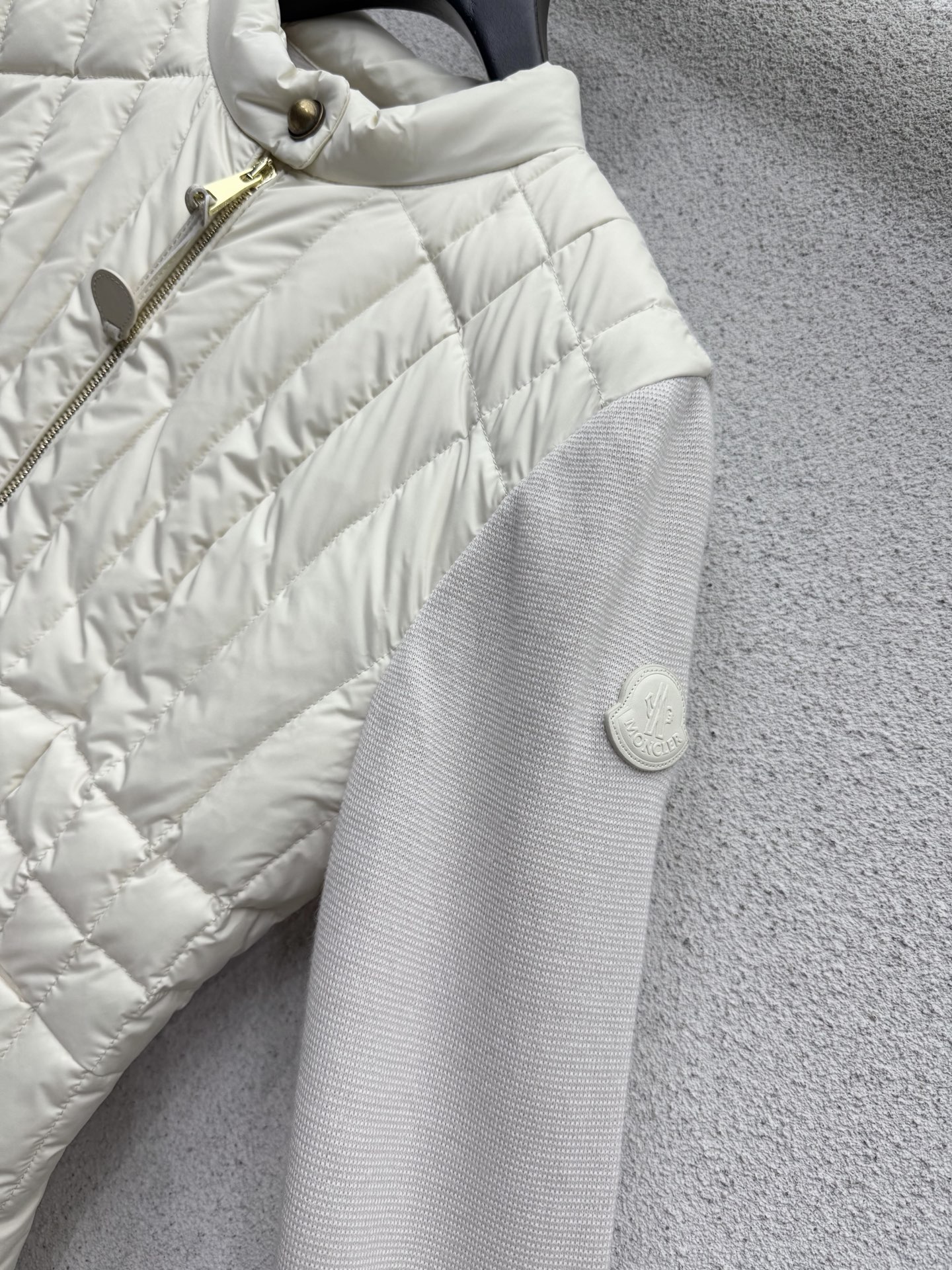 Зимняя куртка-пуховик Moncler
