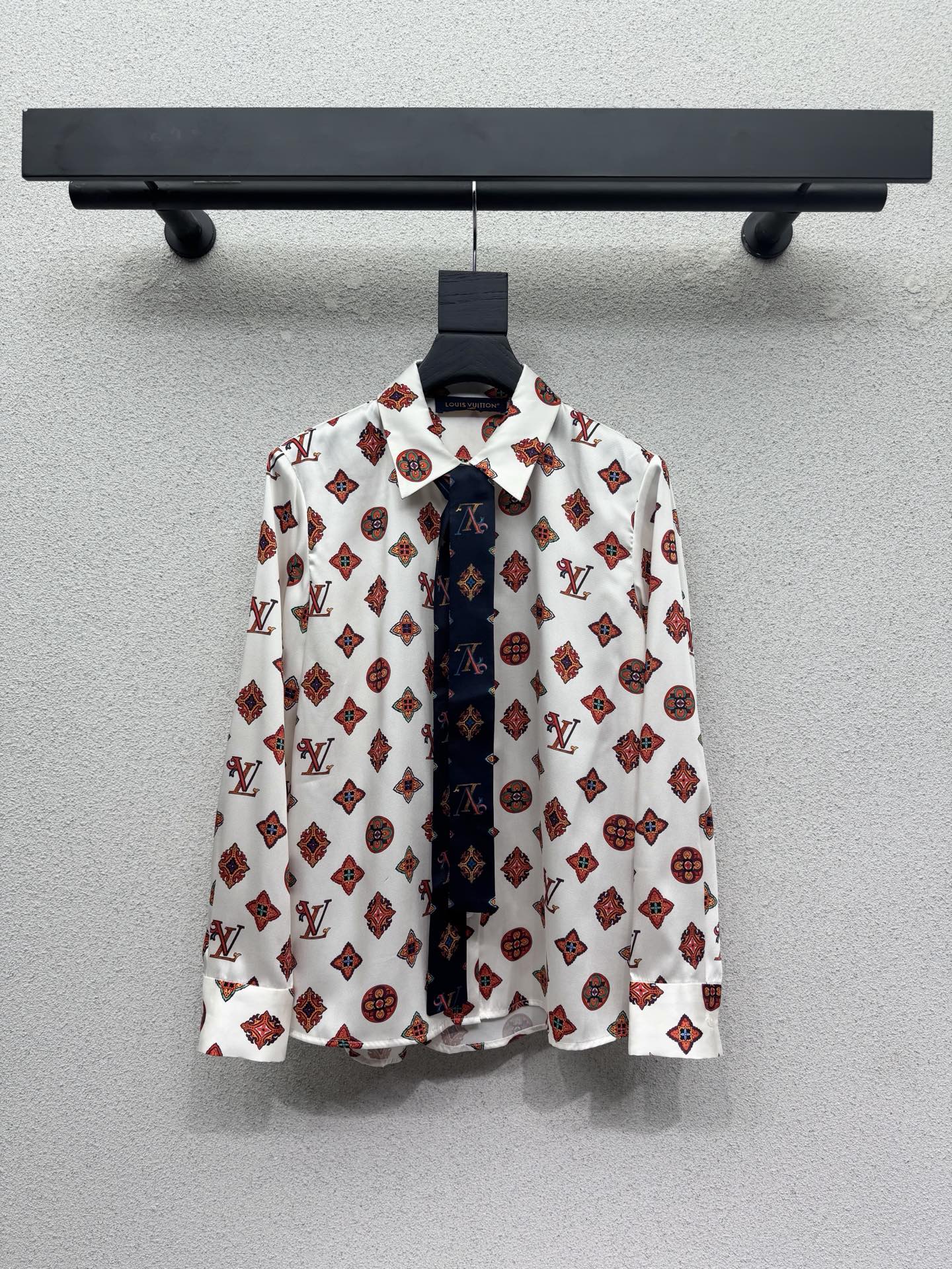 Сет из блузки и юбки с принтом Louis Vuitton