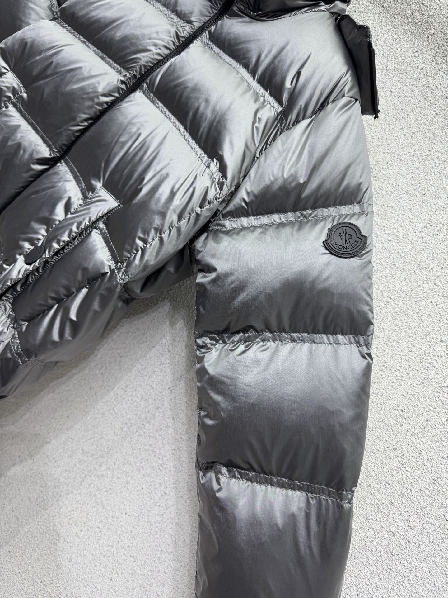 Зимняя куртка-пуховик Moncler