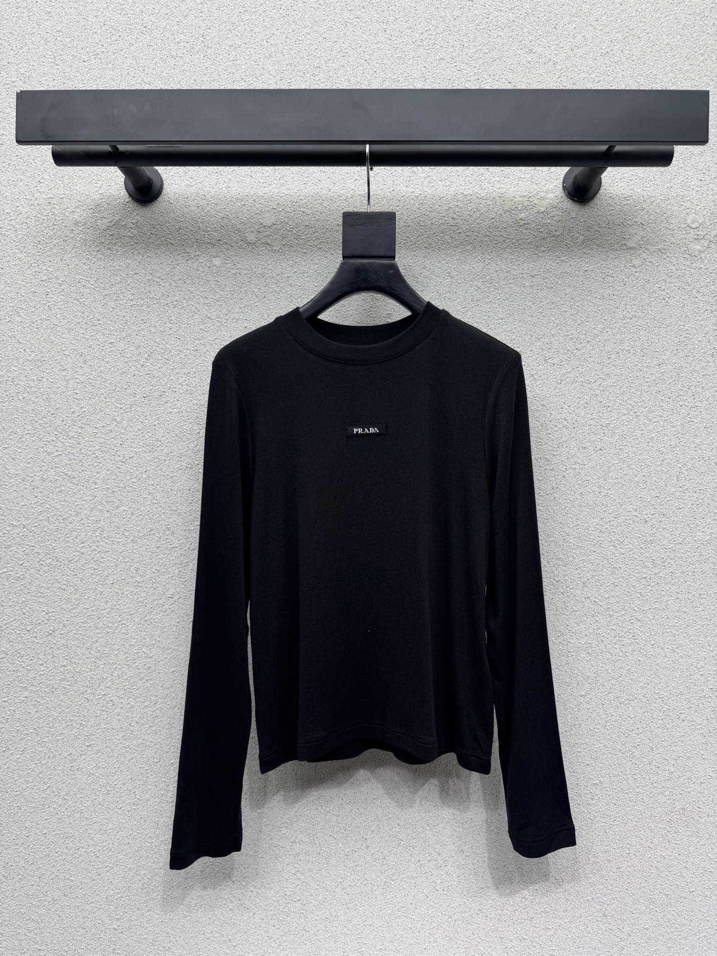 Чёрный джемпер с логотипом Prada