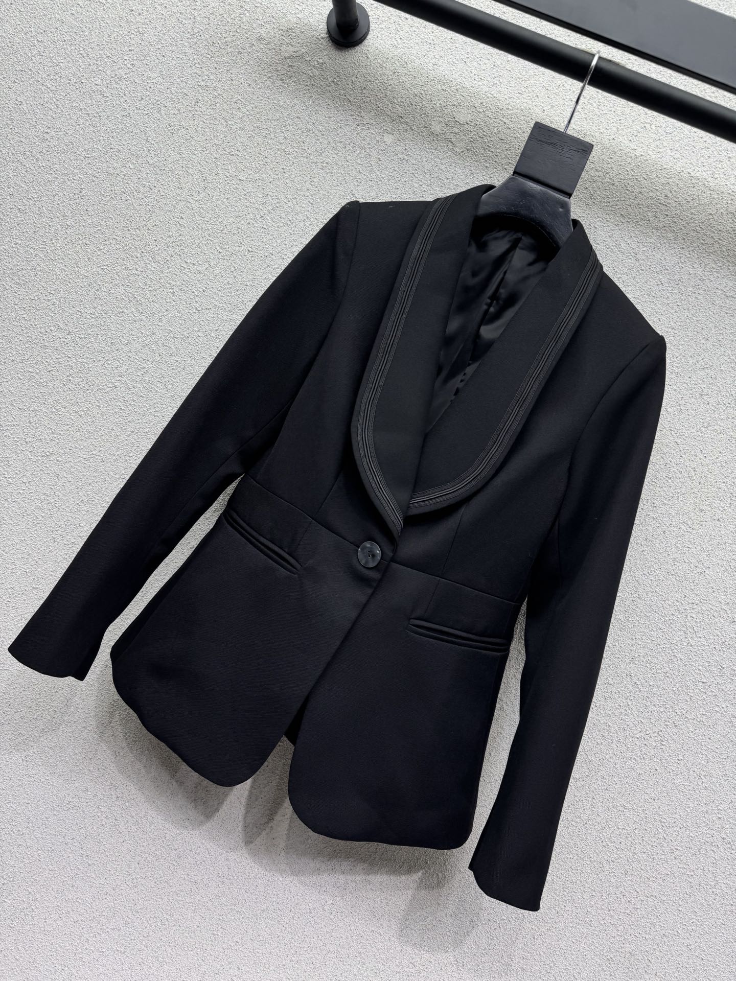 Женский пиджак с контрастной тесьмой Gucci