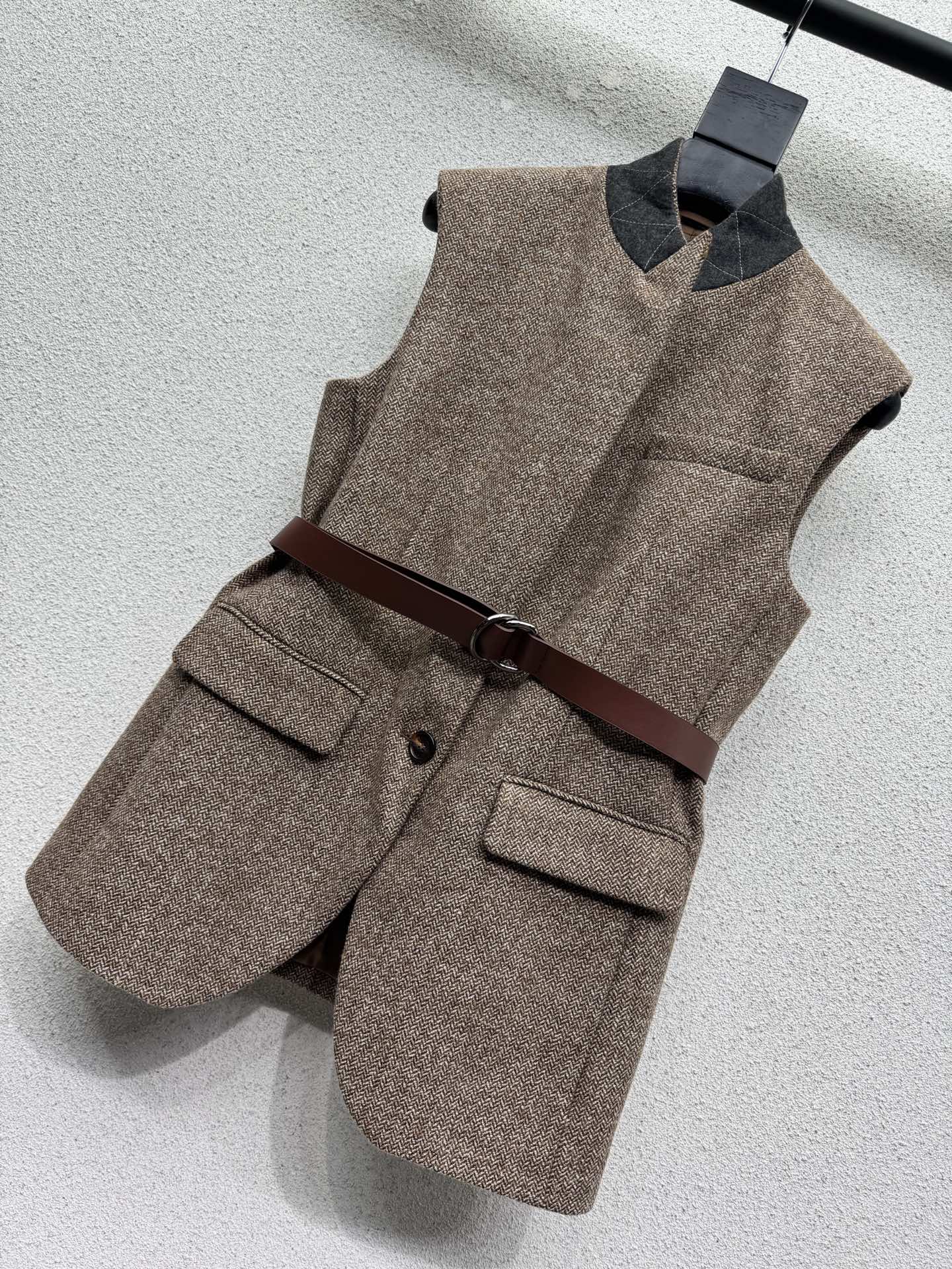 Женский жилет из шерсти с поясом Burberry