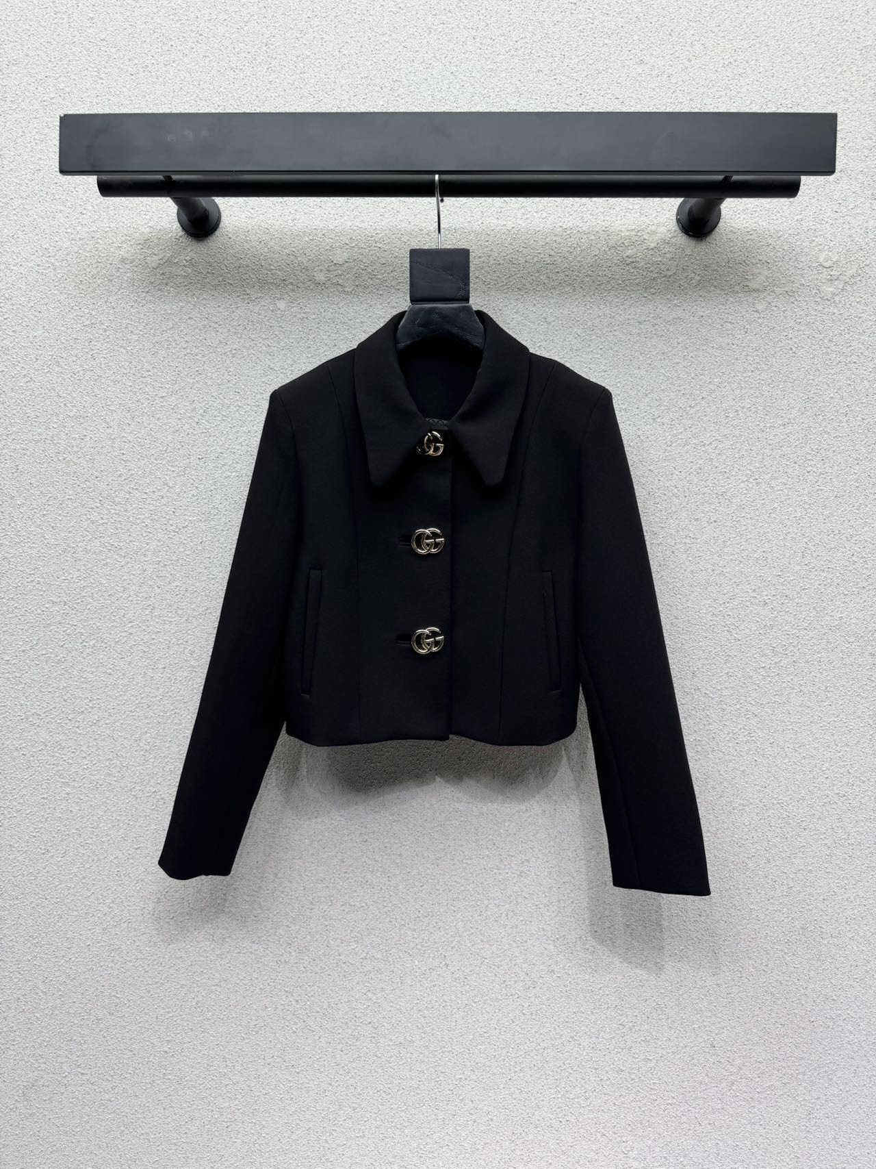 Женский короткий пиджак с металлическими кнопками Gucci