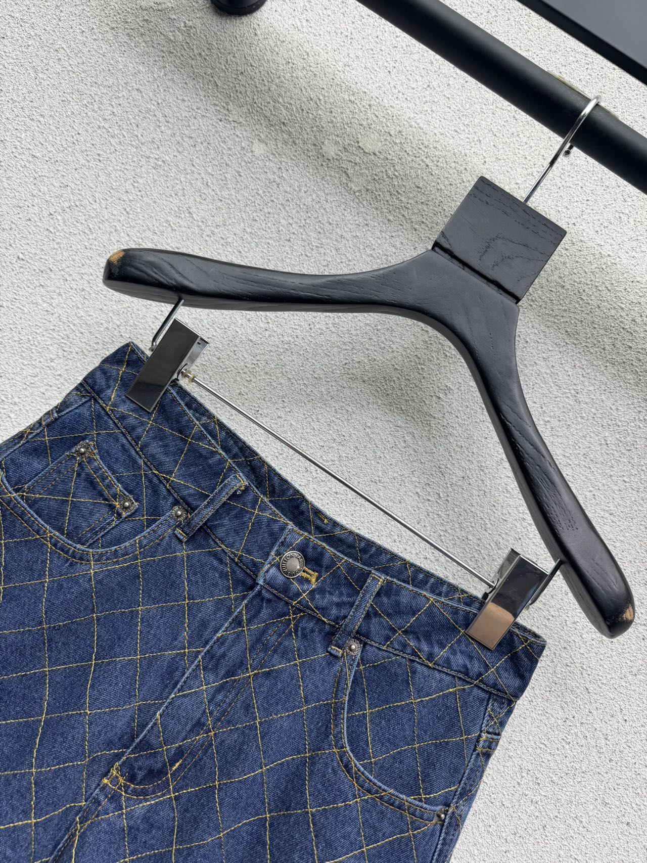 Короткие джинсовые брюки с ромбовидной вышивкой Loro Piana