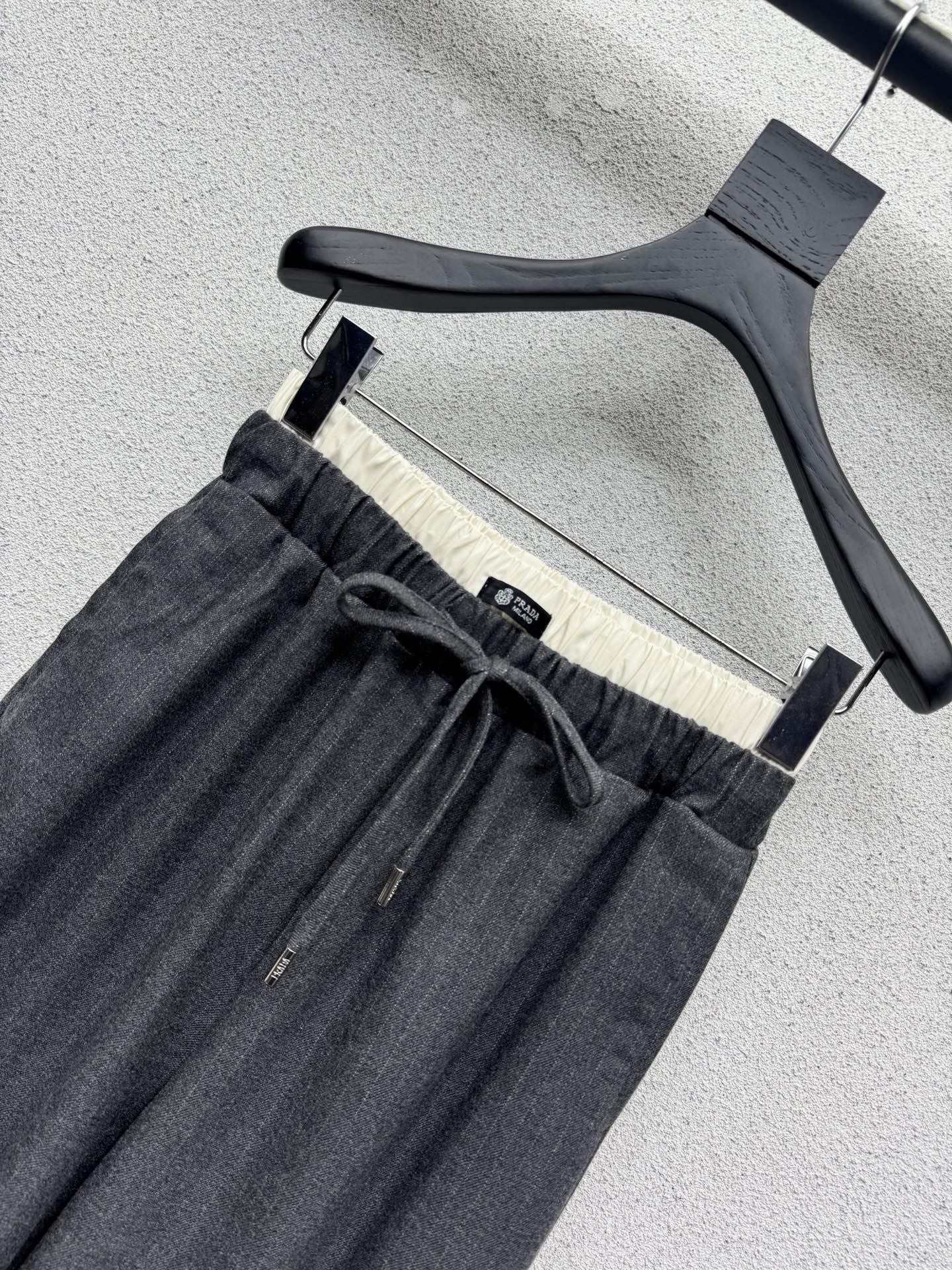 Брюки Prada