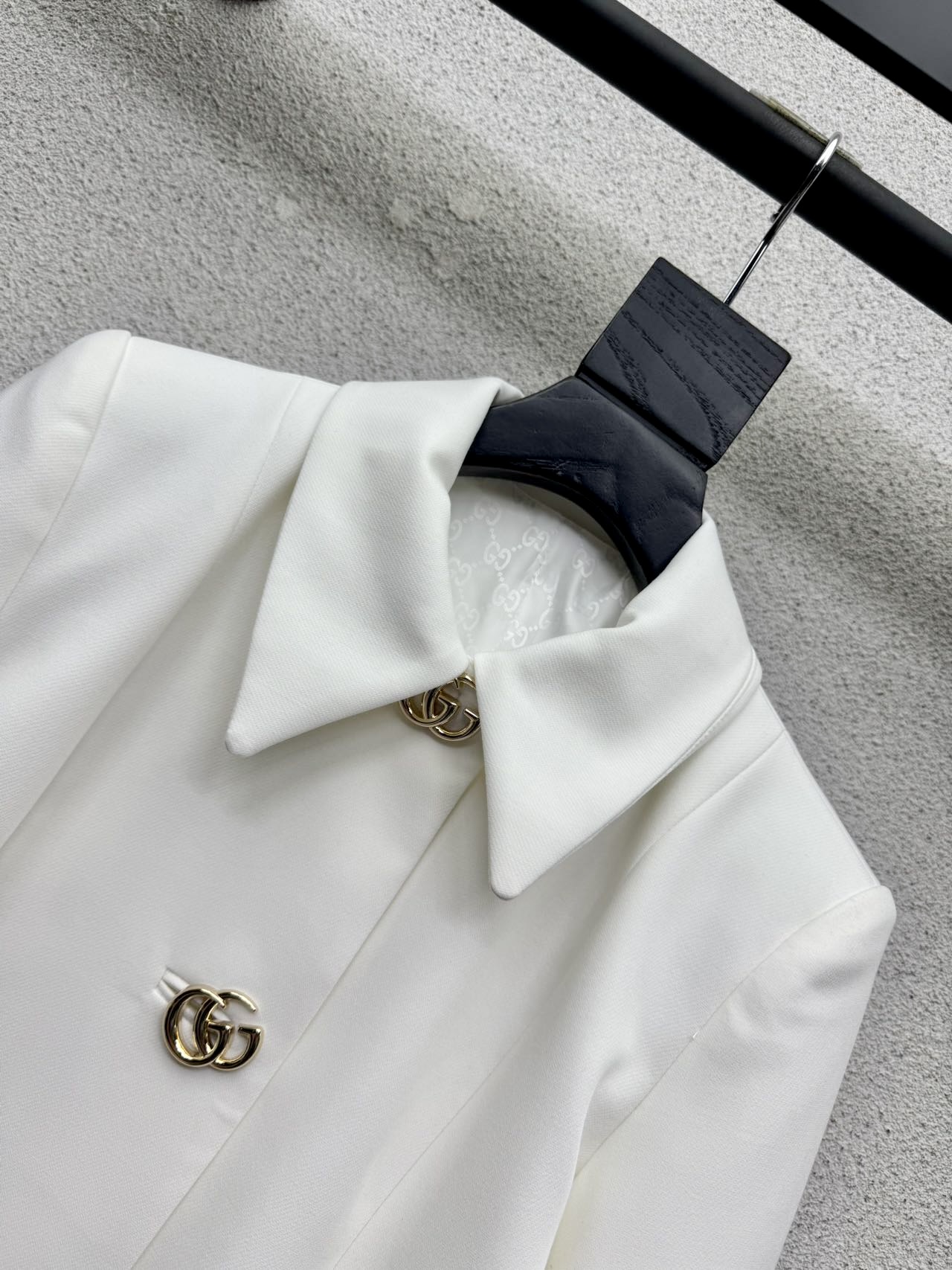 Пиджак Gucci с логотипными пуговицами