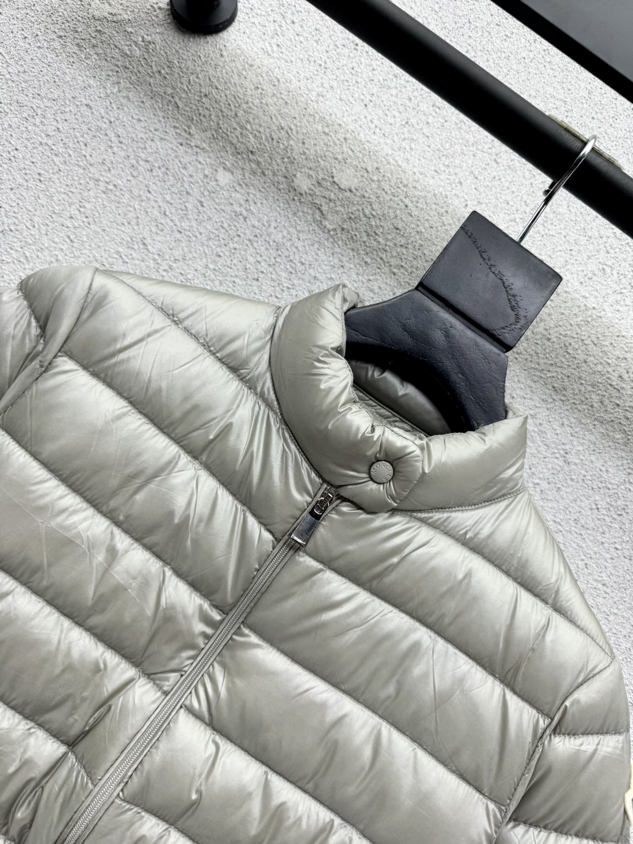 Пуховик Moncler с молнией