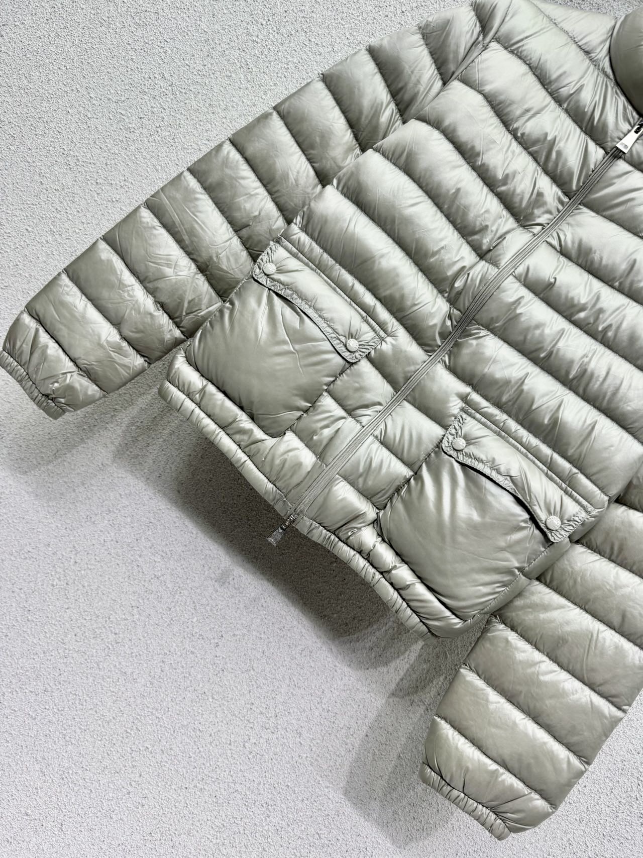 Пуховик Moncler с молнией