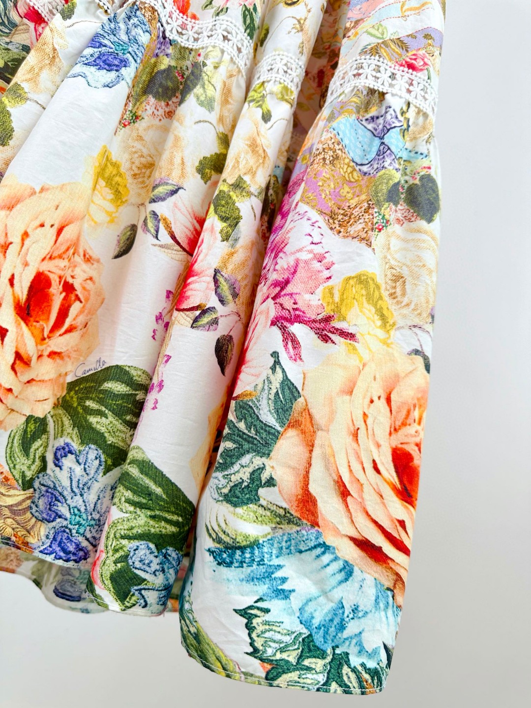 “Camilla Dress: Cotton Fabric, V-Collar, Elastic Wrinkles, Crystal Hottips. #F2281” - 图片 6