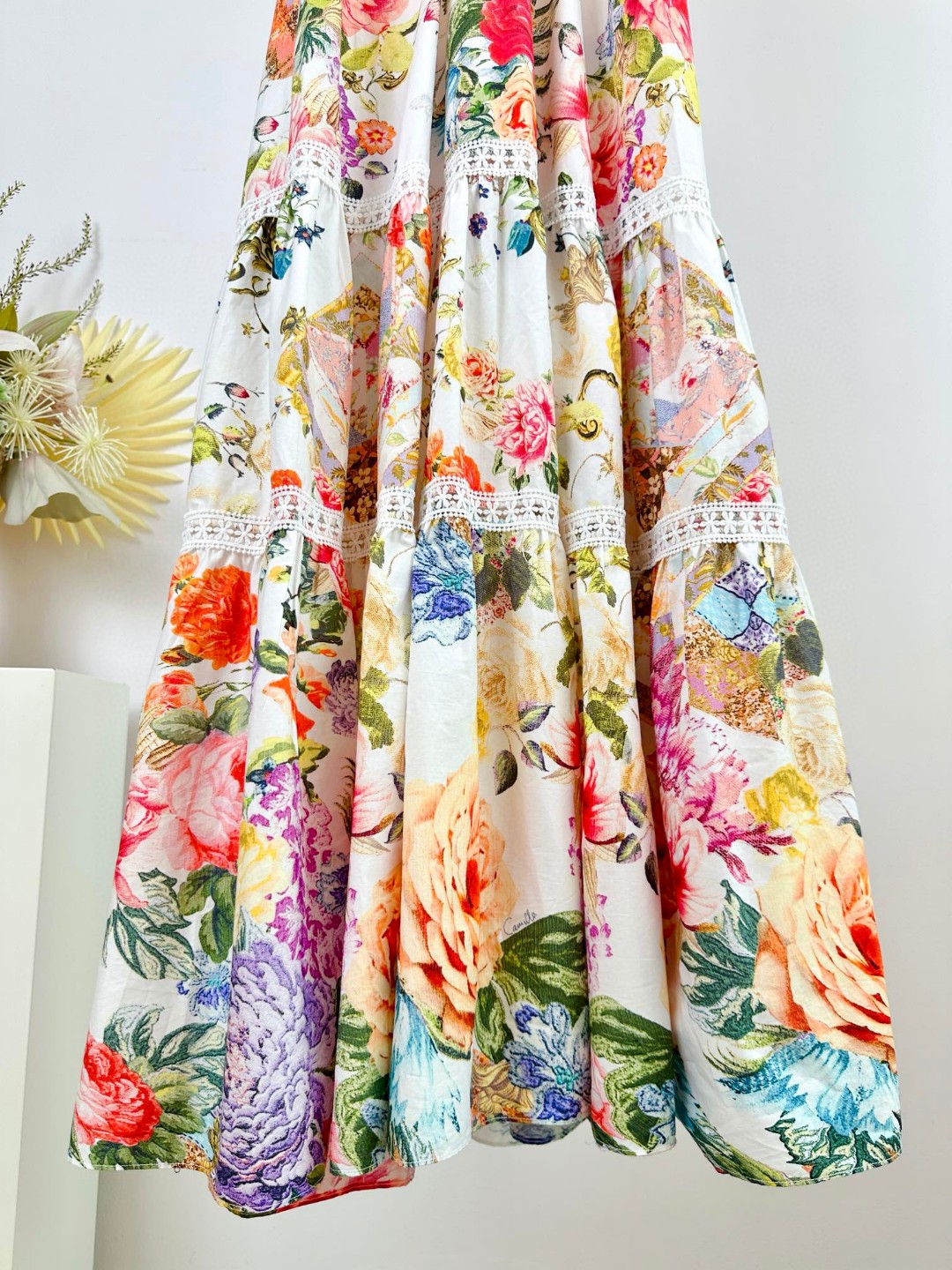 “Camilla Dress: Cotton Fabric, V-Collar, Elastic Wrinkles, Crystal Hottips. #F2281” - 图片 8