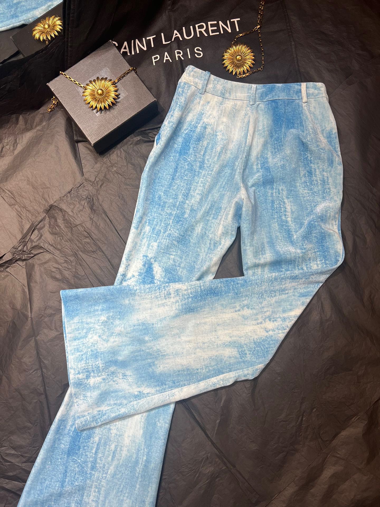 Elegant Customized Suit Collection by Ermanno Scervino: Luxurious Velvet and Crafted Details - 图片 7