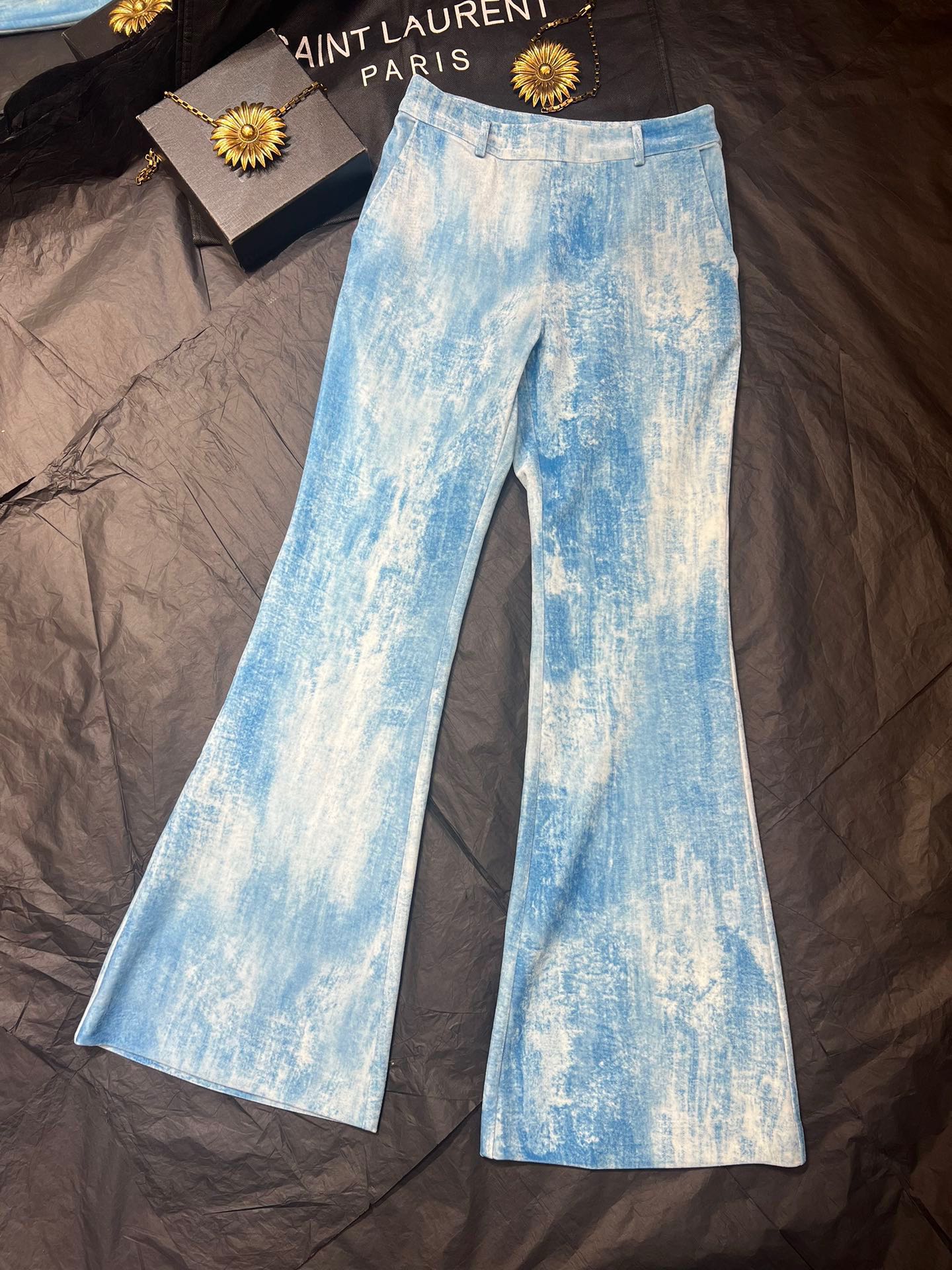 Elegant Customized Suit Collection by Ermanno Scervino: Luxurious Velvet and Crafted Details - 图片 6