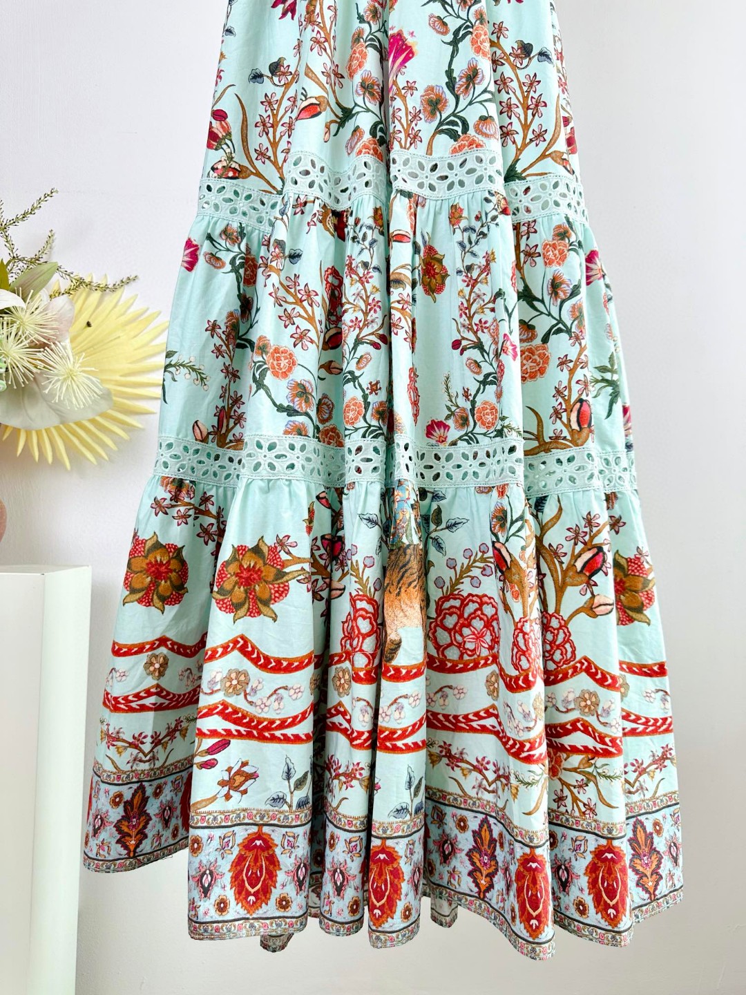 “Camilla: One-Size-Fits-All Female Suit with Unique Design and Crystal Hot Tips” - 图片 9