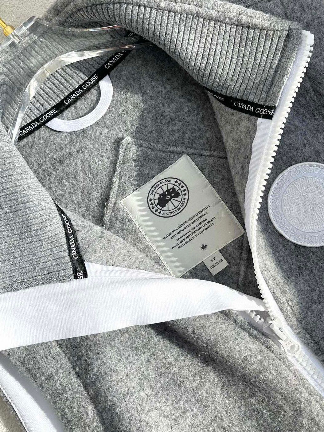 New One-Size-Fits-All Female Suit: Canada Goose Mersey Wool Vest in Dark Ash. - 图片 8