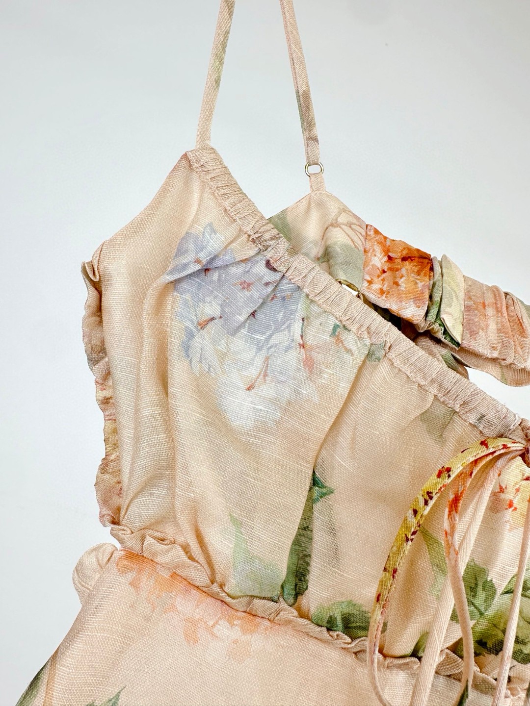 Hard-Core Woman P978: Illuminate Spring Clothes Series with Unique Design Features - 图片 6