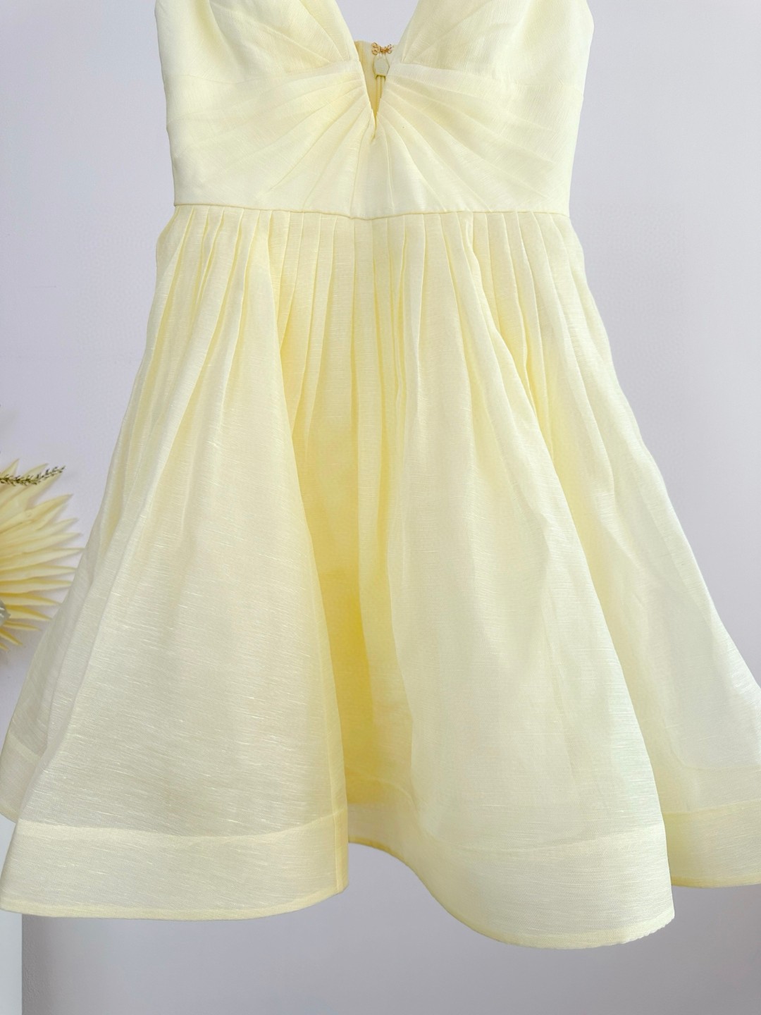 Hard-Core Female P1035 in Zimmermann’s Illuminate Series with Silkogan Fabric and V-Shaped Steel Rings. - 图片 7
