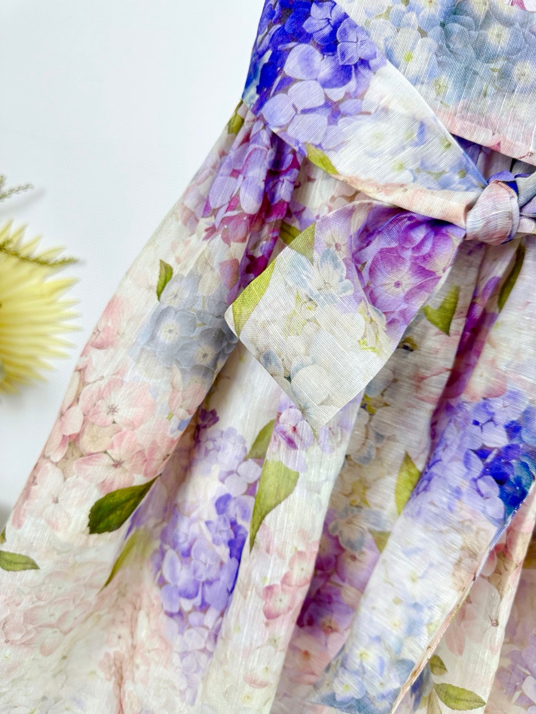 Zimmermann Illumination Dress: One-Size-Fits-All Suit with Unique Features - 图片 9