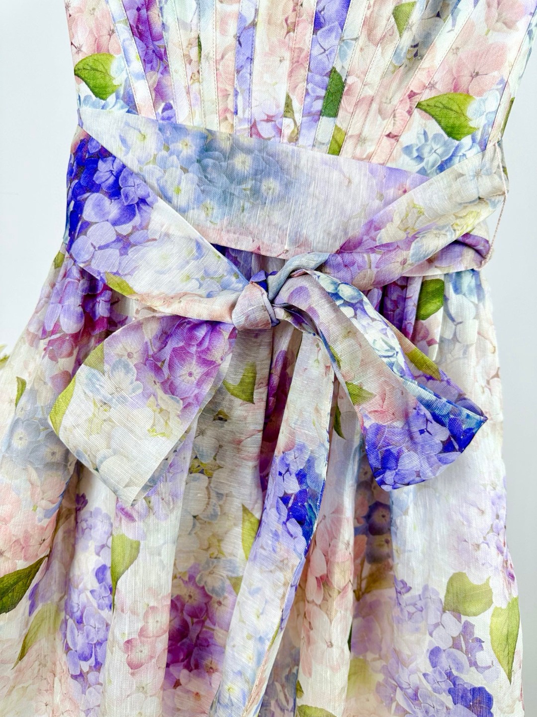 Zimmermann Illumination Dress: One-Size-Fits-All Suit with Unique Features - 图片 8