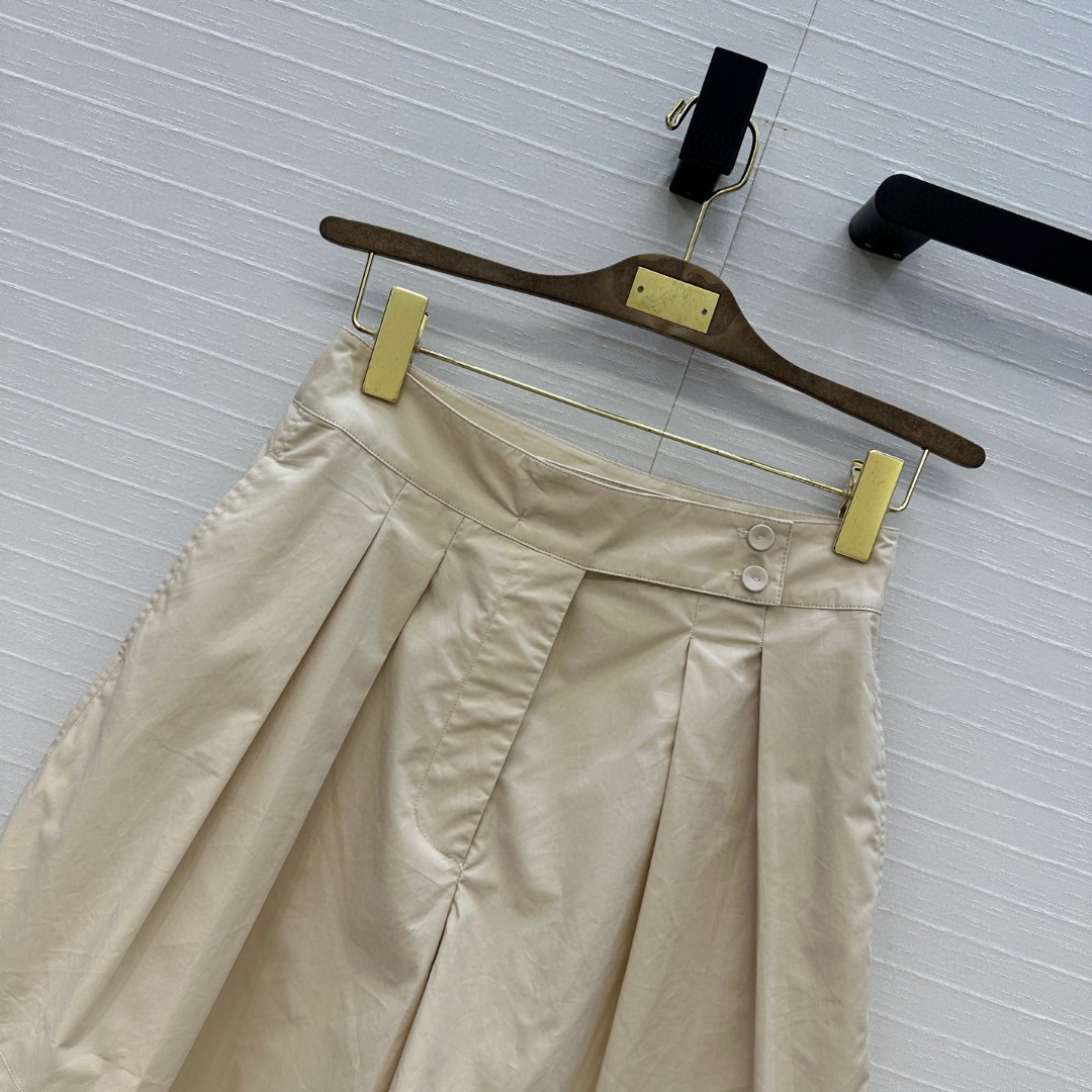 Elegant Women's Set: Lantern Sleeve Shirt & Bermuda Shorts - Premium Cotton 12 a1747801964216 6123
