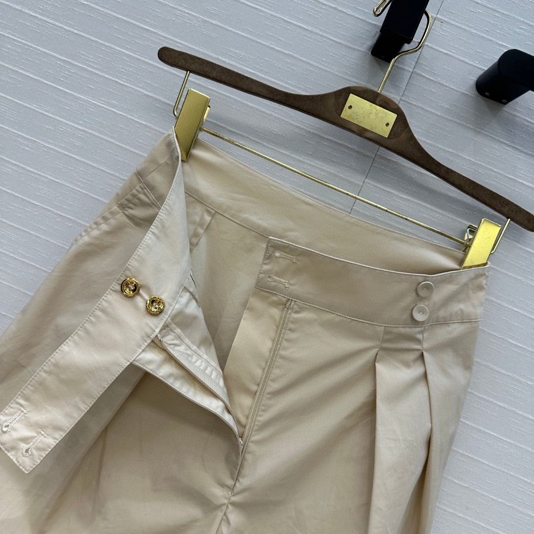 Elegant Women's Set: Lantern Sleeve Shirt & Bermuda Shorts - Premium Cotton 14 a1747801964217 8640