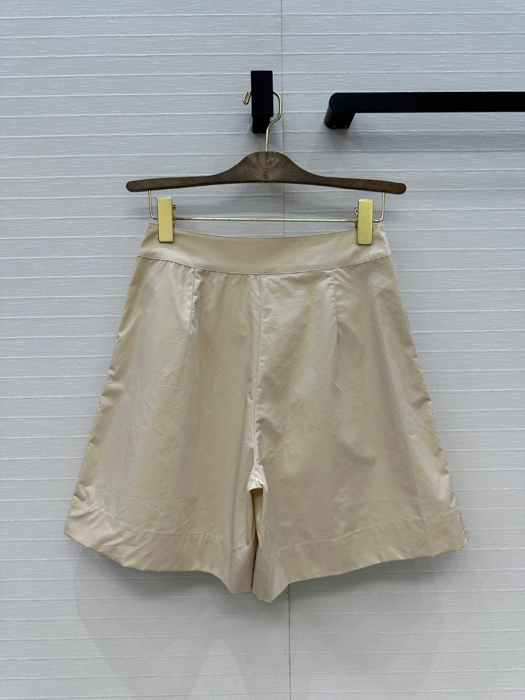 Elegant Women's Set: Lantern Sleeve Shirt & Bermuda Shorts - Premium Cotton 16 a1747801965948 8762