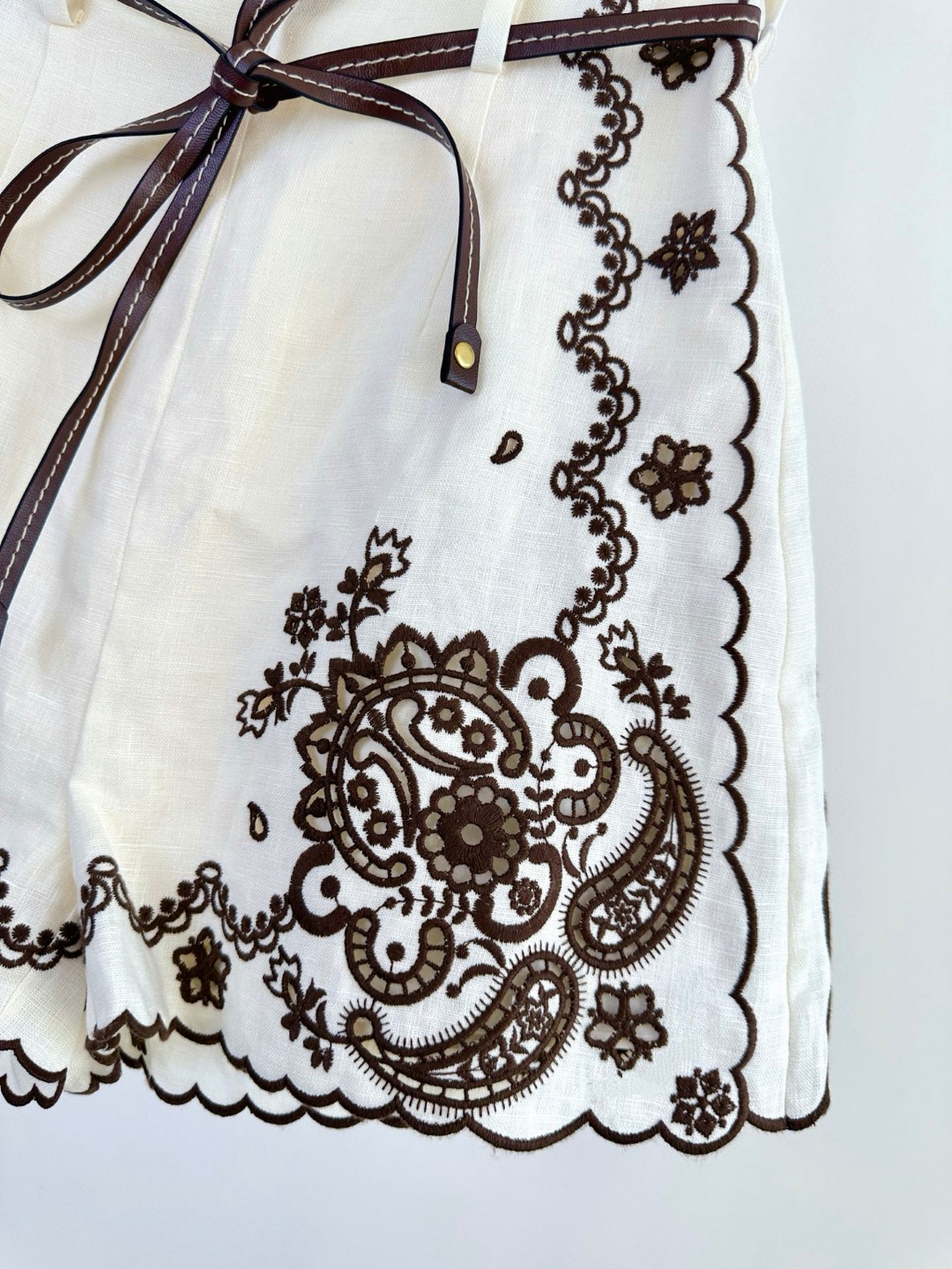Zimmermann Female Suit: One-Size-Fits-All with Embroidery Detail and Hidden Zipper - 图片 9