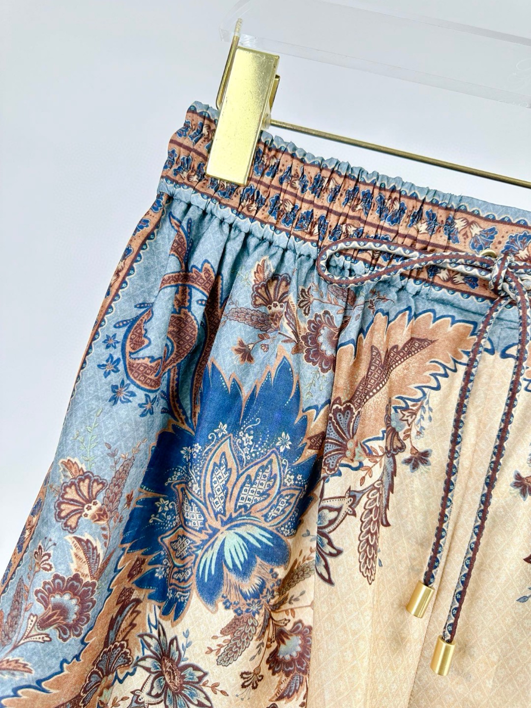 Zimmermann’s P702 Female Swimsuit: Features, Design, and Accessories. - 图片 5