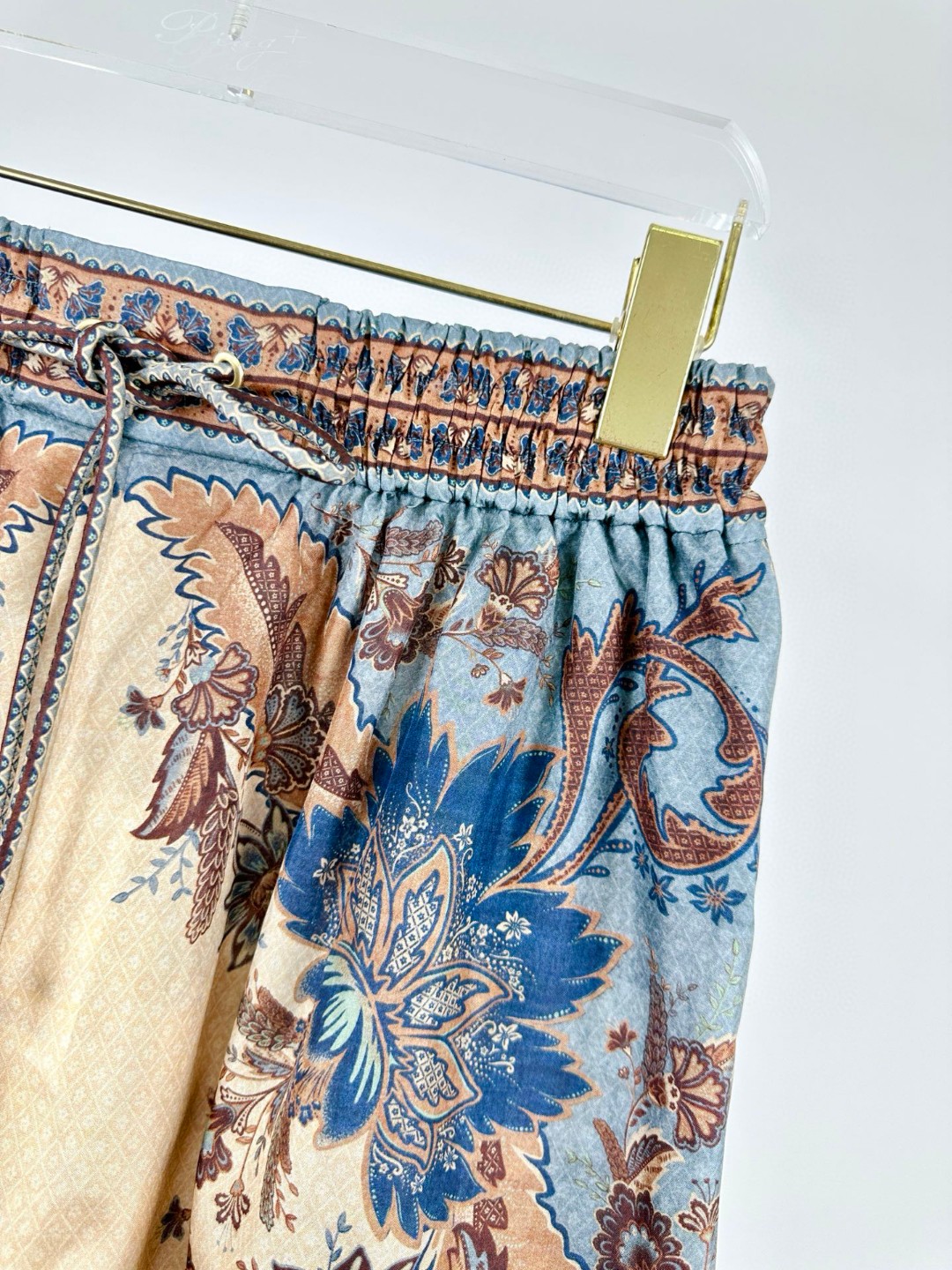 Zimmermann’s P702 Female Swimsuit: Features, Design, and Accessories. - 图片 7