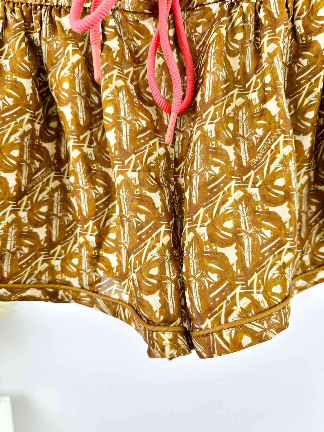 Versatile Female Suit with Functional Features from Zimmermann’s “Coco” Collection. - 图片 5