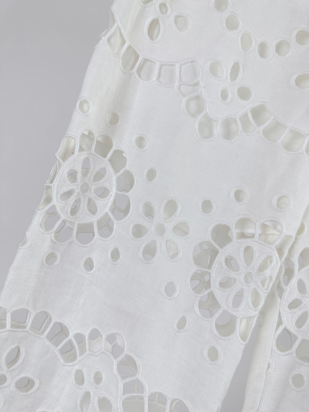 ZIMMERMANN Natura Garment Series: Embroidered Smelt Pants with Fine Detail. - 图片 5