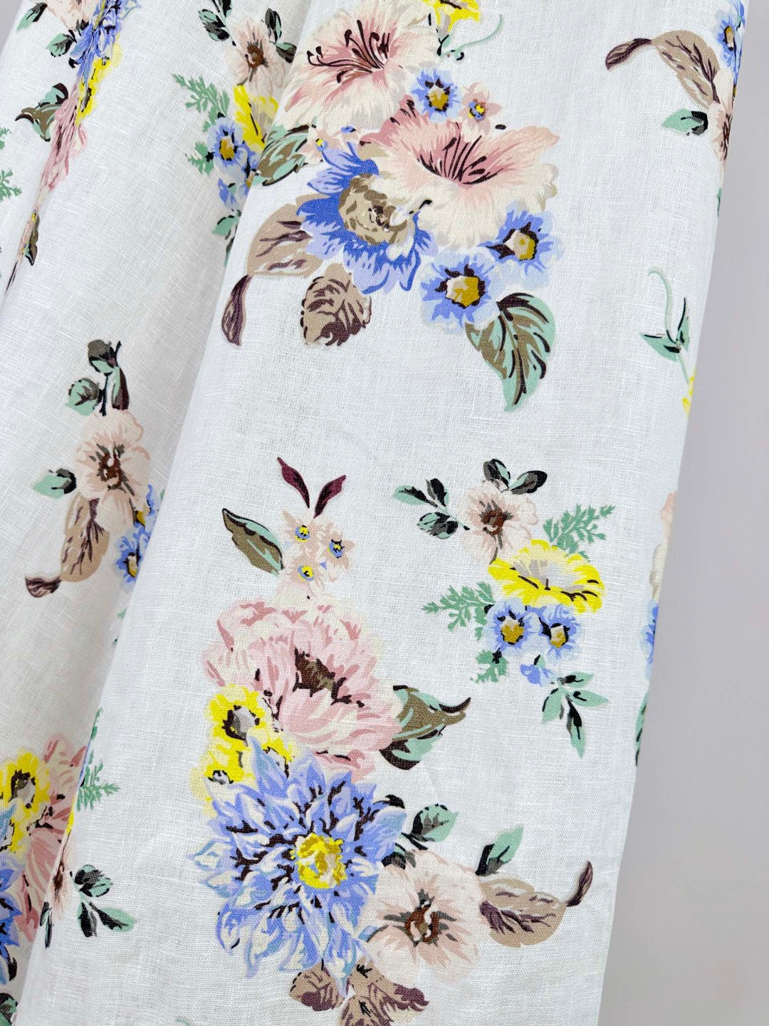 Versatile Female Suit with Matching Accessories and Floral Pattern for Summer Holidays - 图片 6