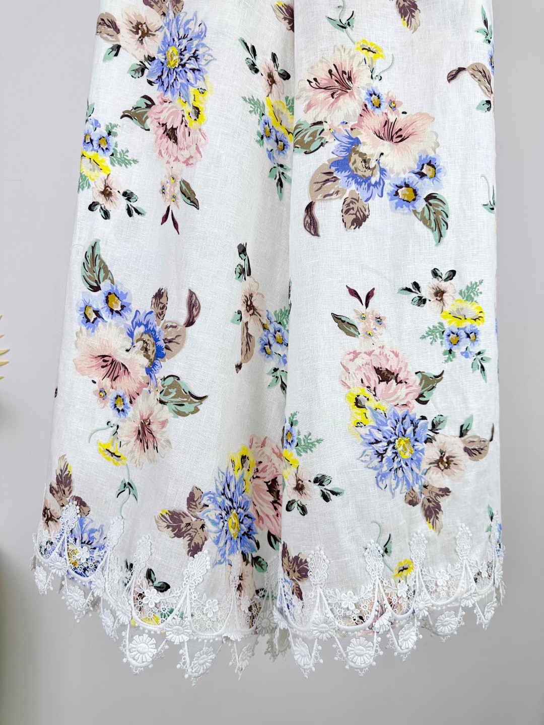 Versatile Female Suit with Matching Accessories and Floral Pattern for Summer Holidays - 图片 7