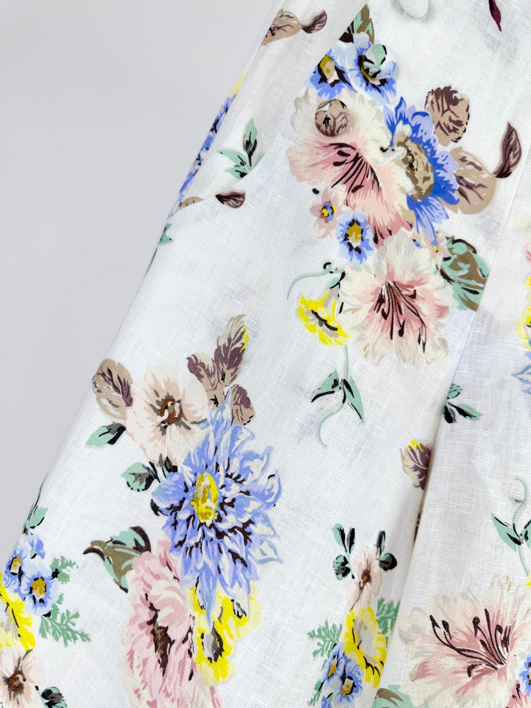 Versatile Female Suit with Matching Accessories and Floral Pattern for Summer Holidays - 图片 5