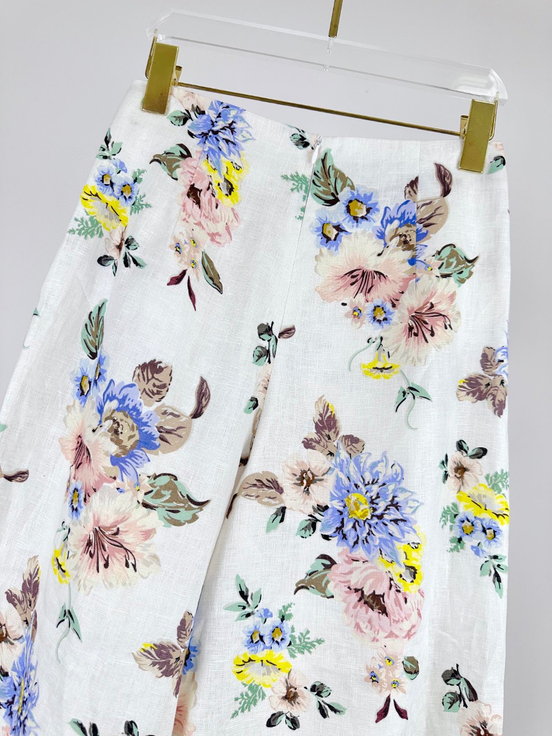 Versatile Female Suit with Matching Accessories and Floral Pattern for Summer Holidays - 图片 9