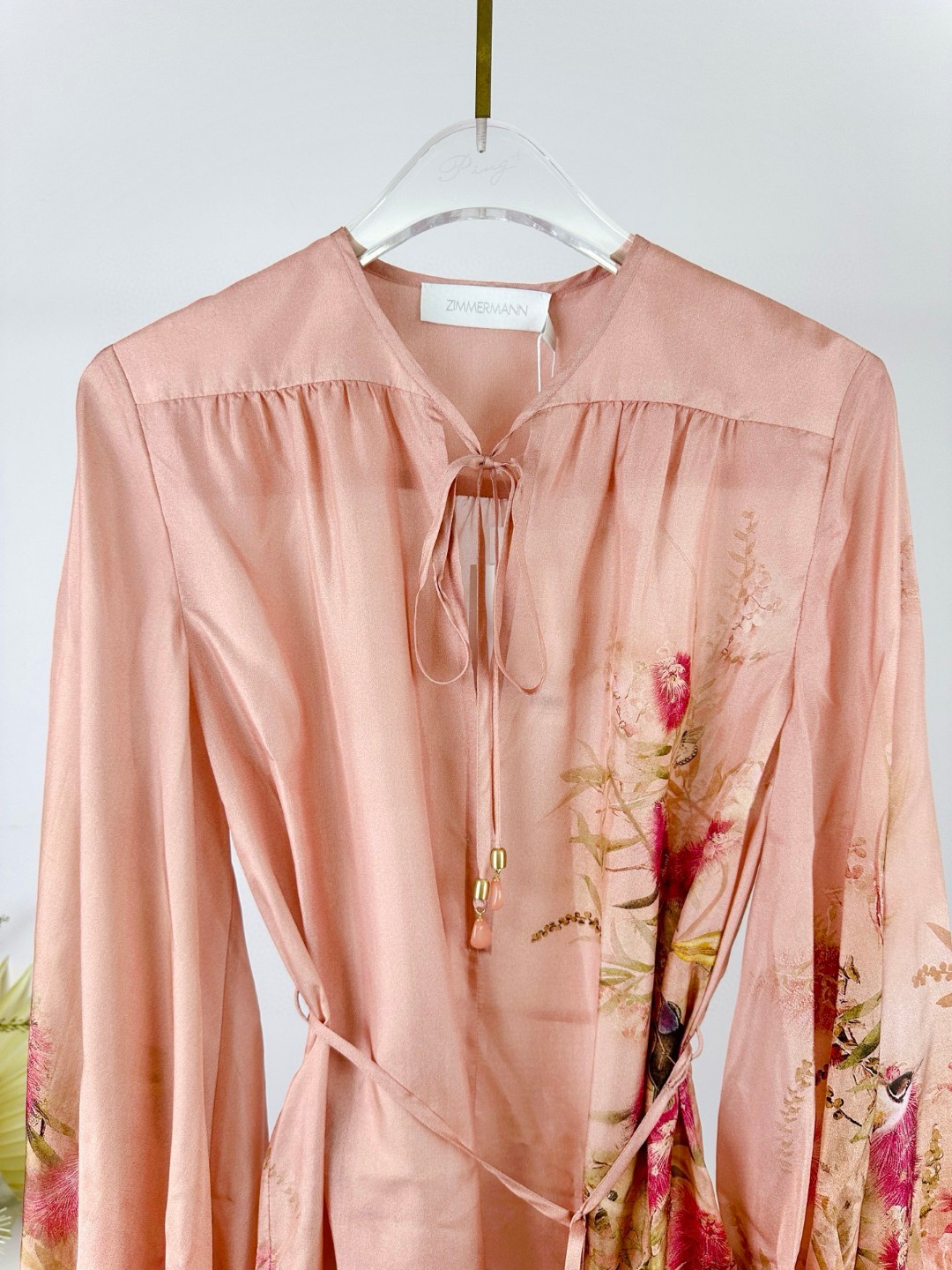 “Cascadian Summer Bathing Suit Series by Zimmermann: Real-Swirling Fabric, Loose Sleeves, Belts, Eyebrow Detail.” - 图片 7