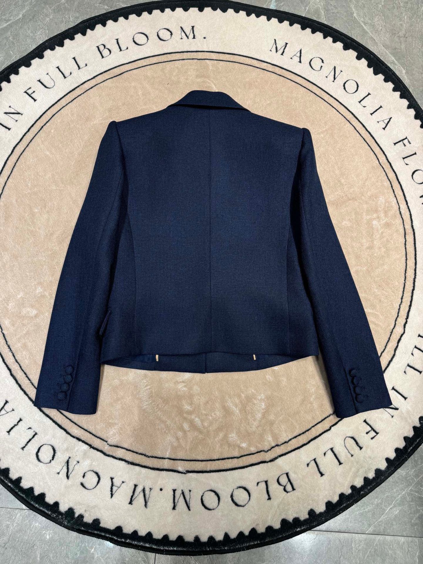 Blue Butterfly Single-Size Female Suit with Stylish Liner and Weave-Formed Fabrics - 图片 4