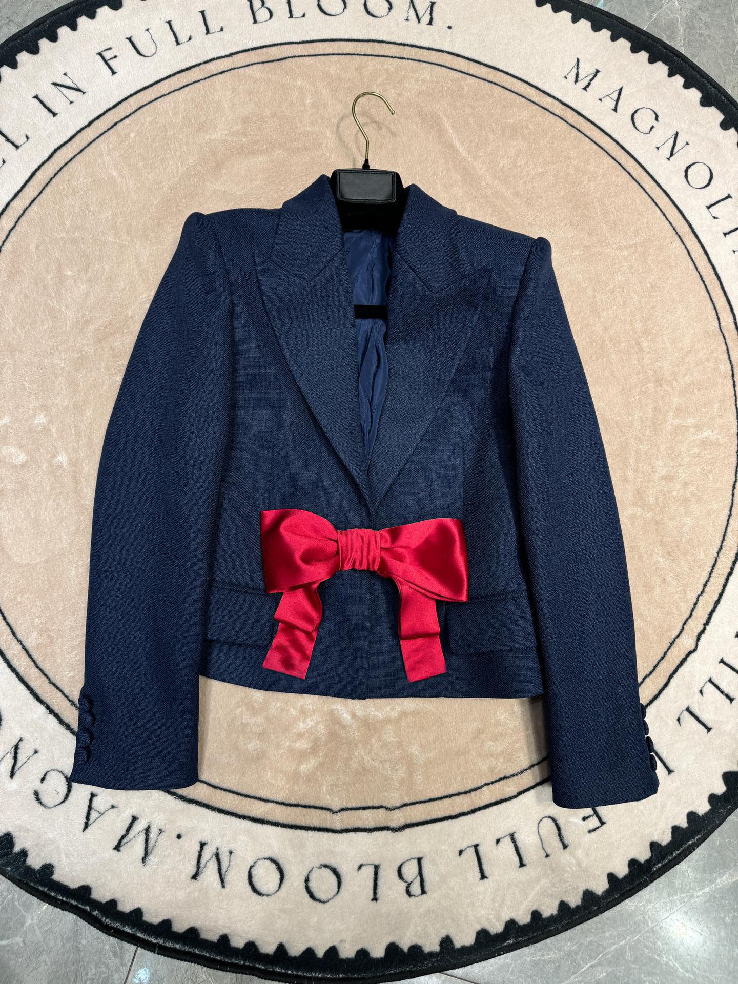 Blue Butterfly Single-Size Female Suit with Stylish Liner and Weave-Formed Fabrics - 图片 2